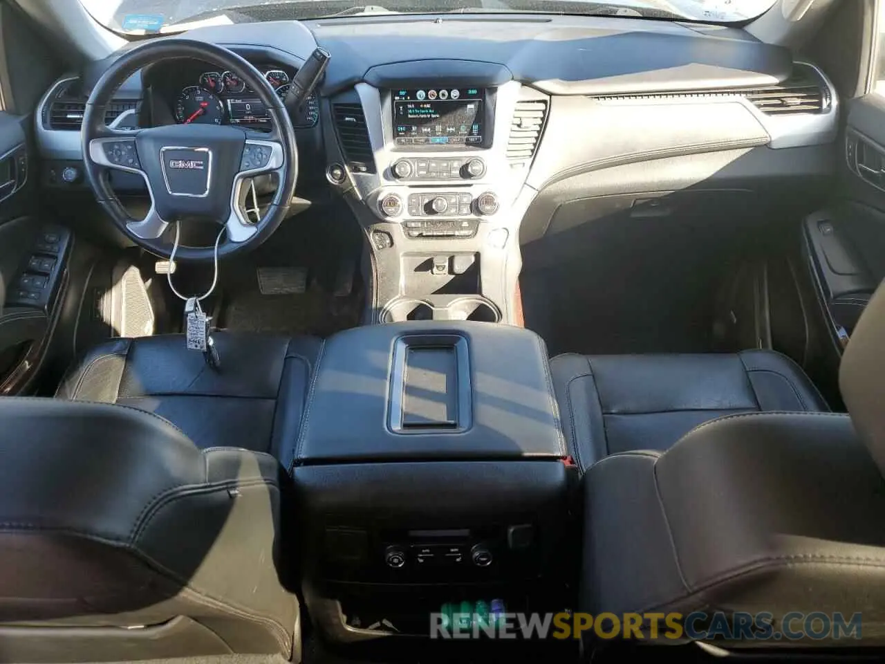 8 Photograph of a damaged car 1GKS2BKC5KR117288 GMC YUKON 2019