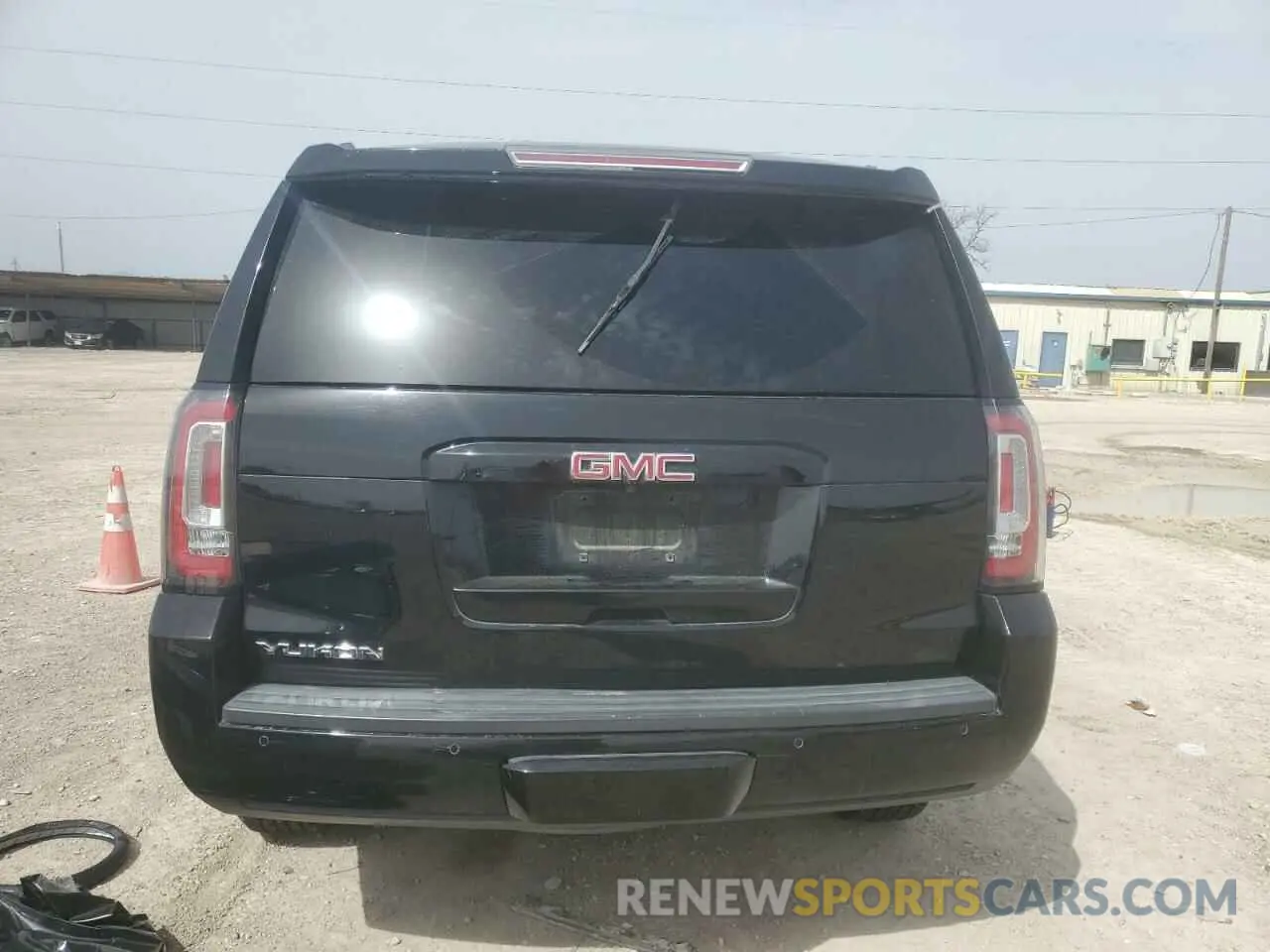 6 Фотография поврежденного автомобиля 1GKS2BKC5KR166412 GMC YUKON 2019