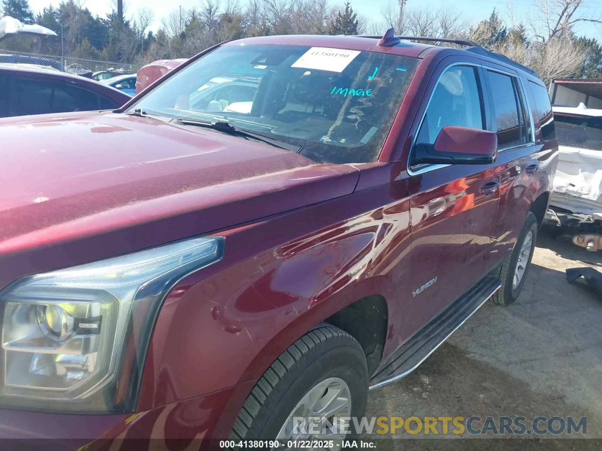 2 Photograph of a damaged car 1GKS2BKC8KR158630 GMC YUKON 2019