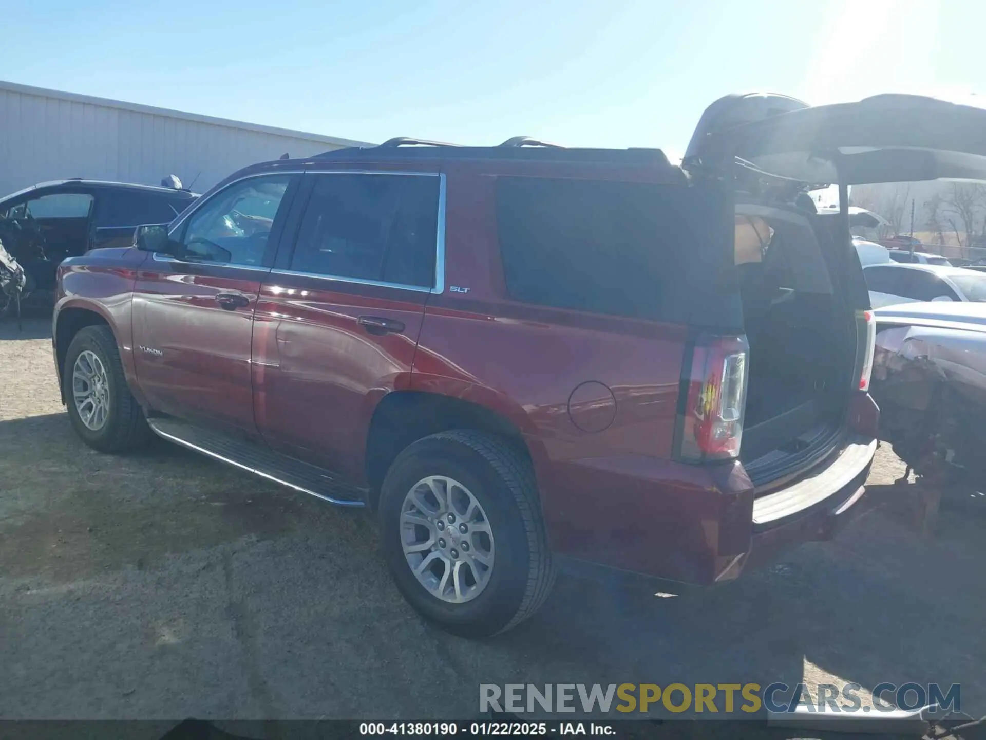 3 Photograph of a damaged car 1GKS2BKC8KR158630 GMC YUKON 2019
