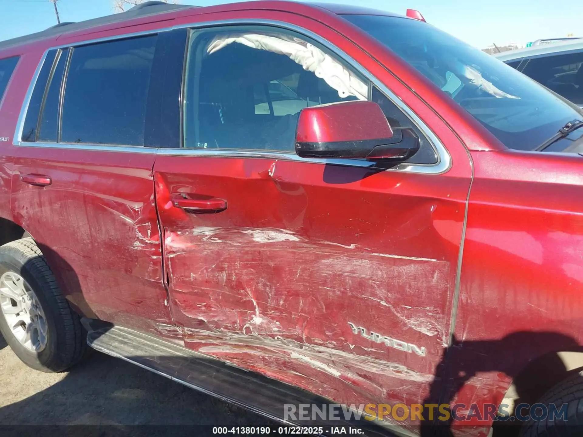 6 Photograph of a damaged car 1GKS2BKC8KR158630 GMC YUKON 2019