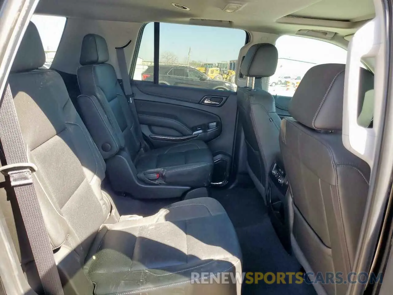 12 Photograph of a damaged car 1GKS2BKJ3KR199763 GMC YUKON 2019