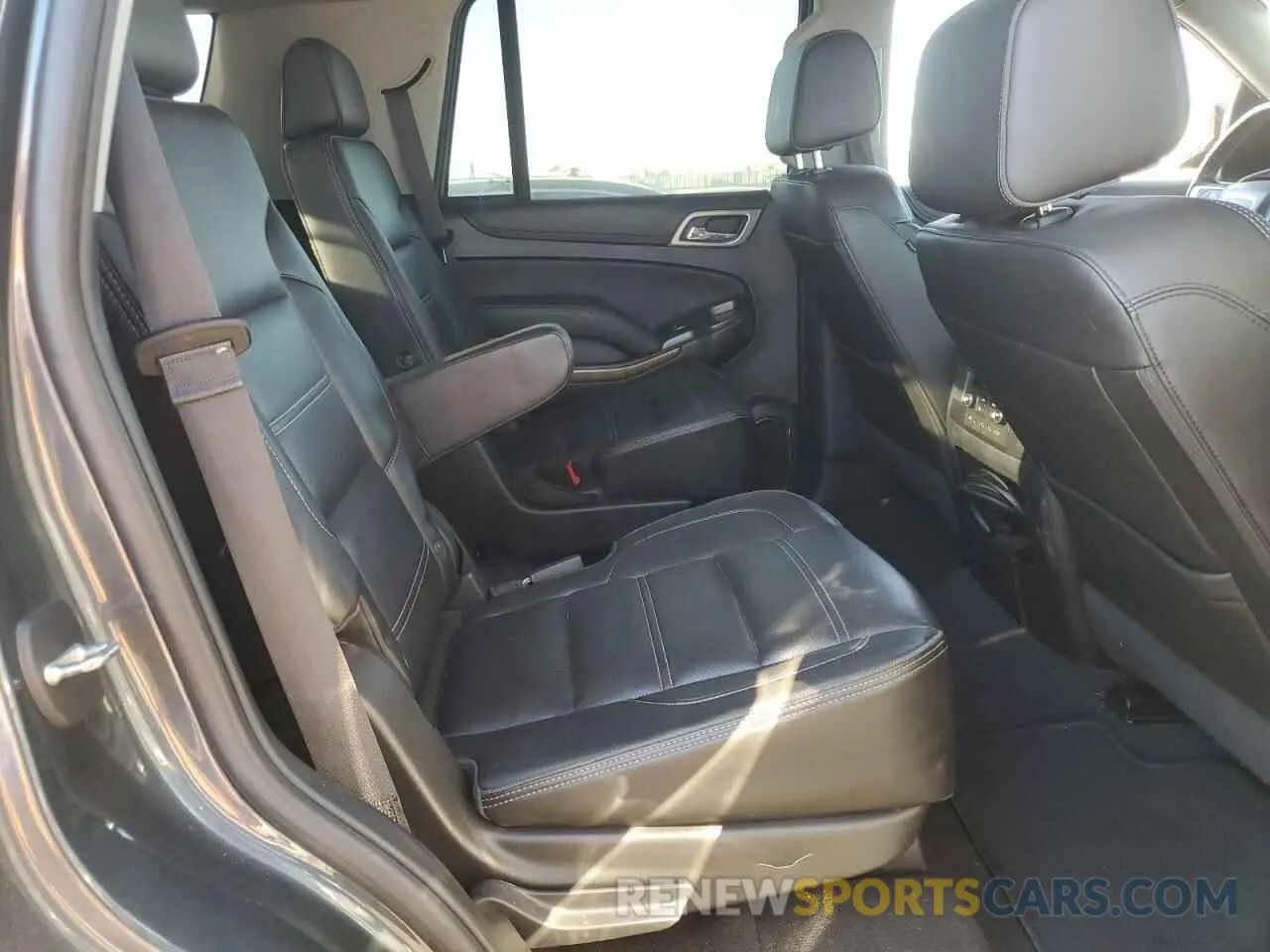 11 Фотография поврежденного автомобиля 1GKS2CKJ5KR300324 GMC YUKON 2019