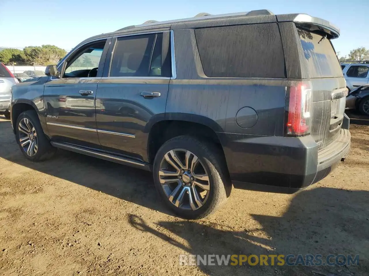 2 Фотография поврежденного автомобиля 1GKS2CKJ5KR300324 GMC YUKON 2019