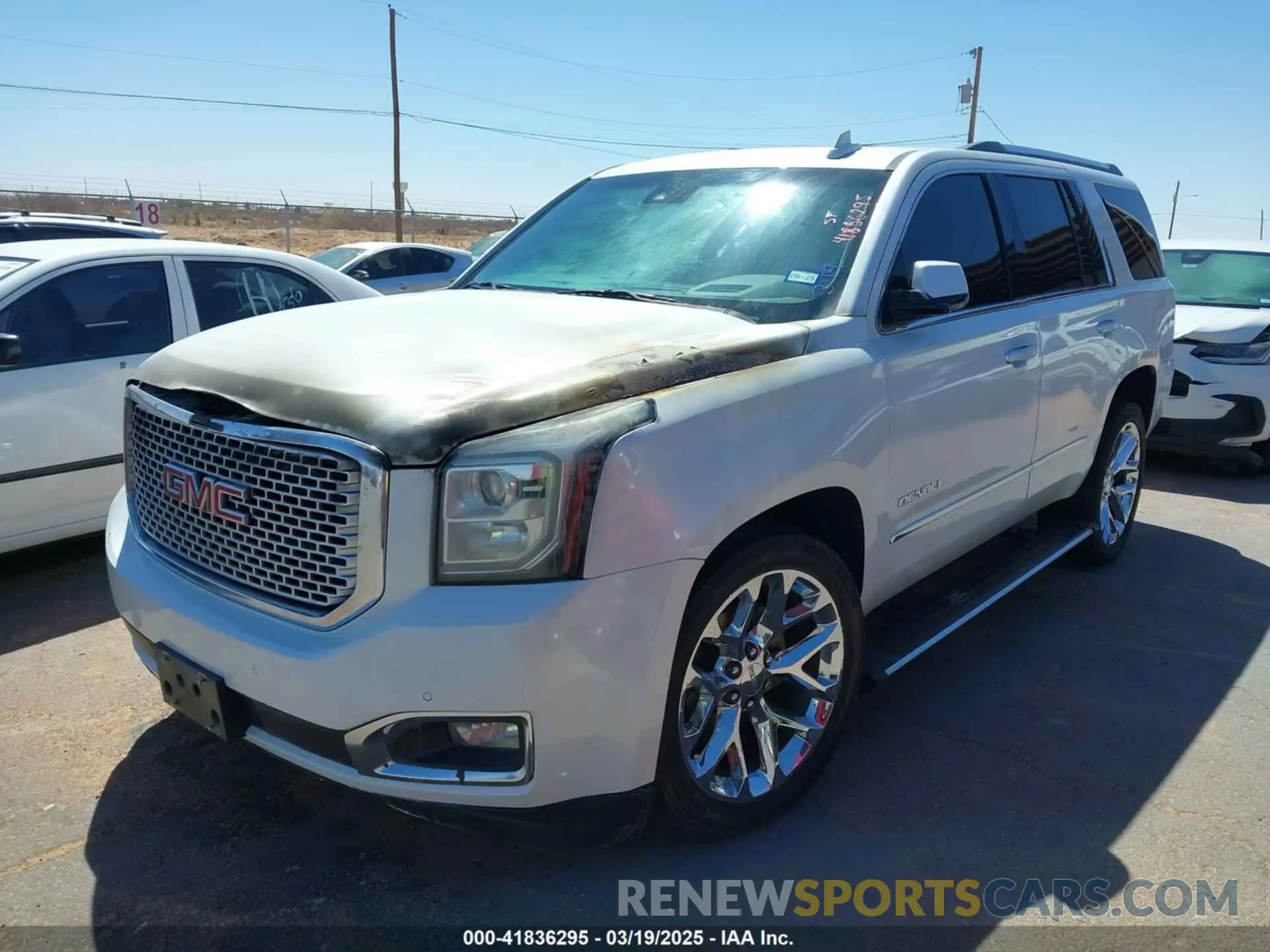 2 Photograph of a damaged car 1GKS2CKJ7KR121170 GMC YUKON 2019