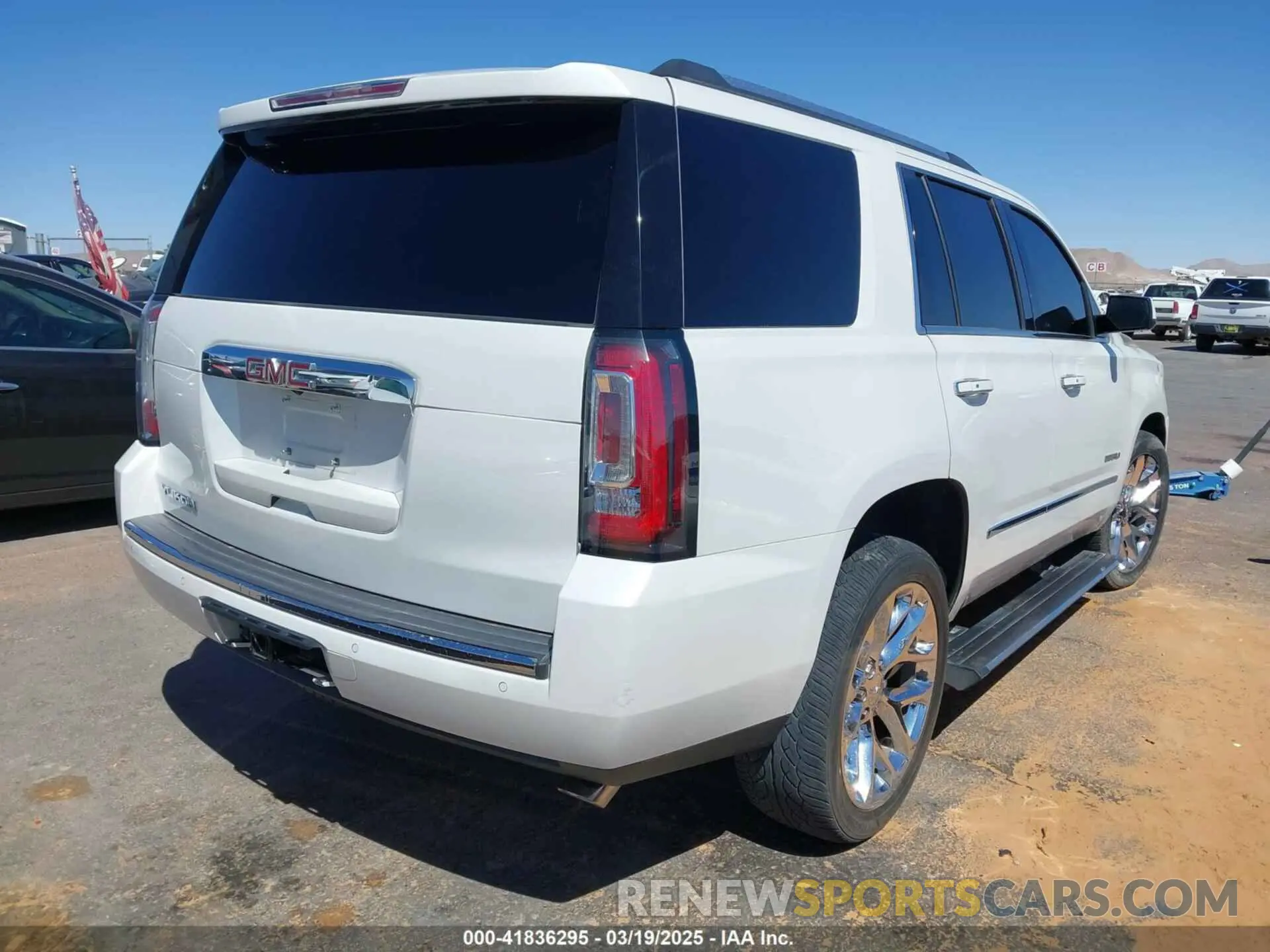 4 Photograph of a damaged car 1GKS2CKJ7KR121170 GMC YUKON 2019
