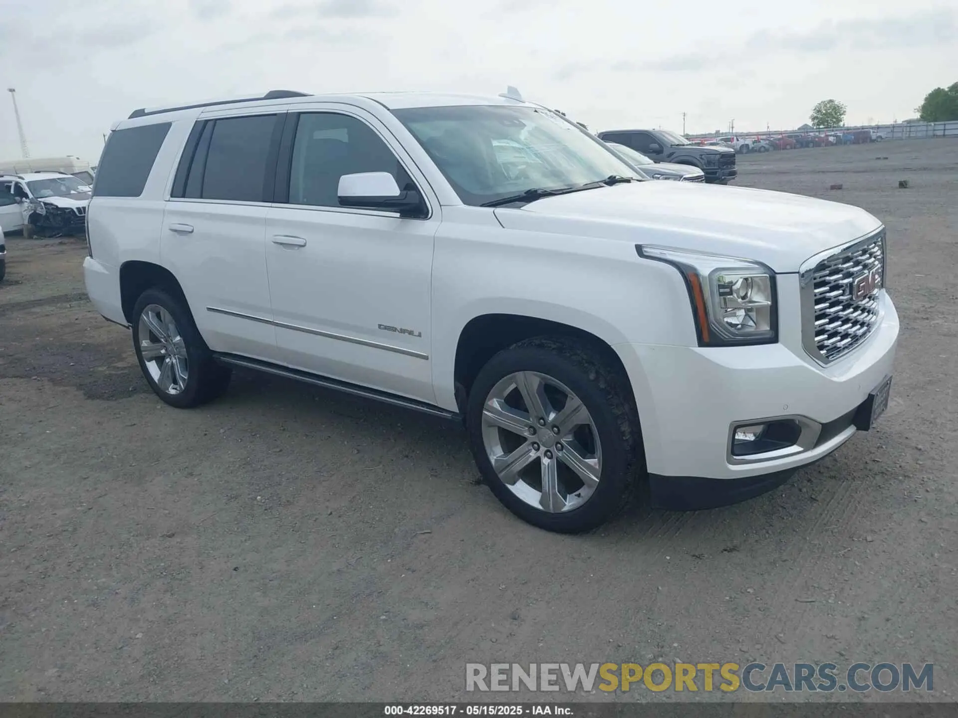 1 Photograph of a damaged car 1GKS2CKJ8KR355981 GMC YUKON 2019