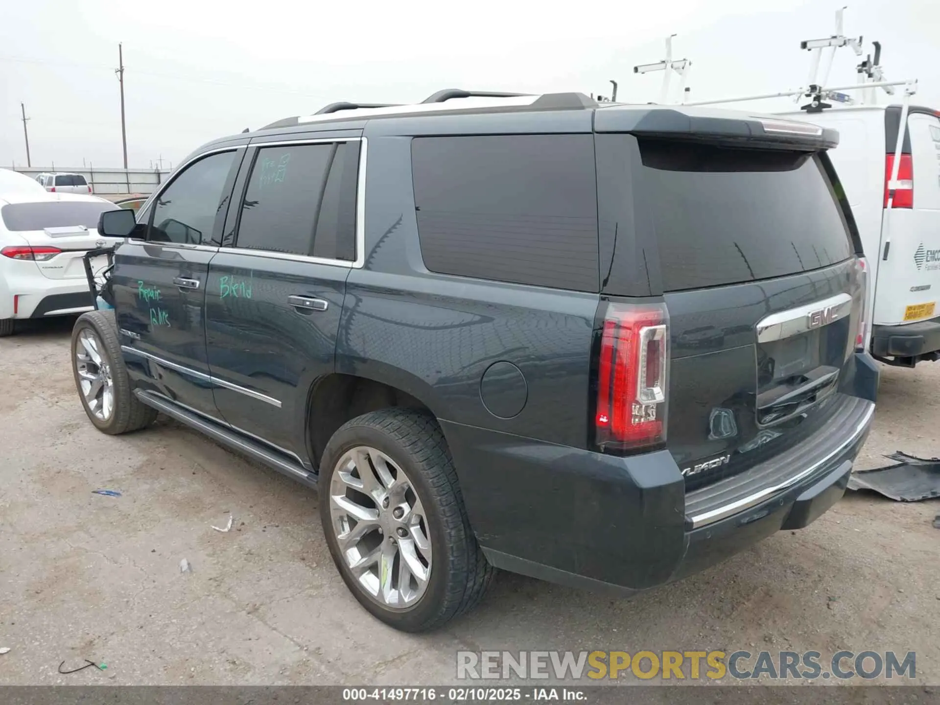 3 Фотография поврежденного автомобиля 1GKS2CKJXKR302229 GMC YUKON 2019