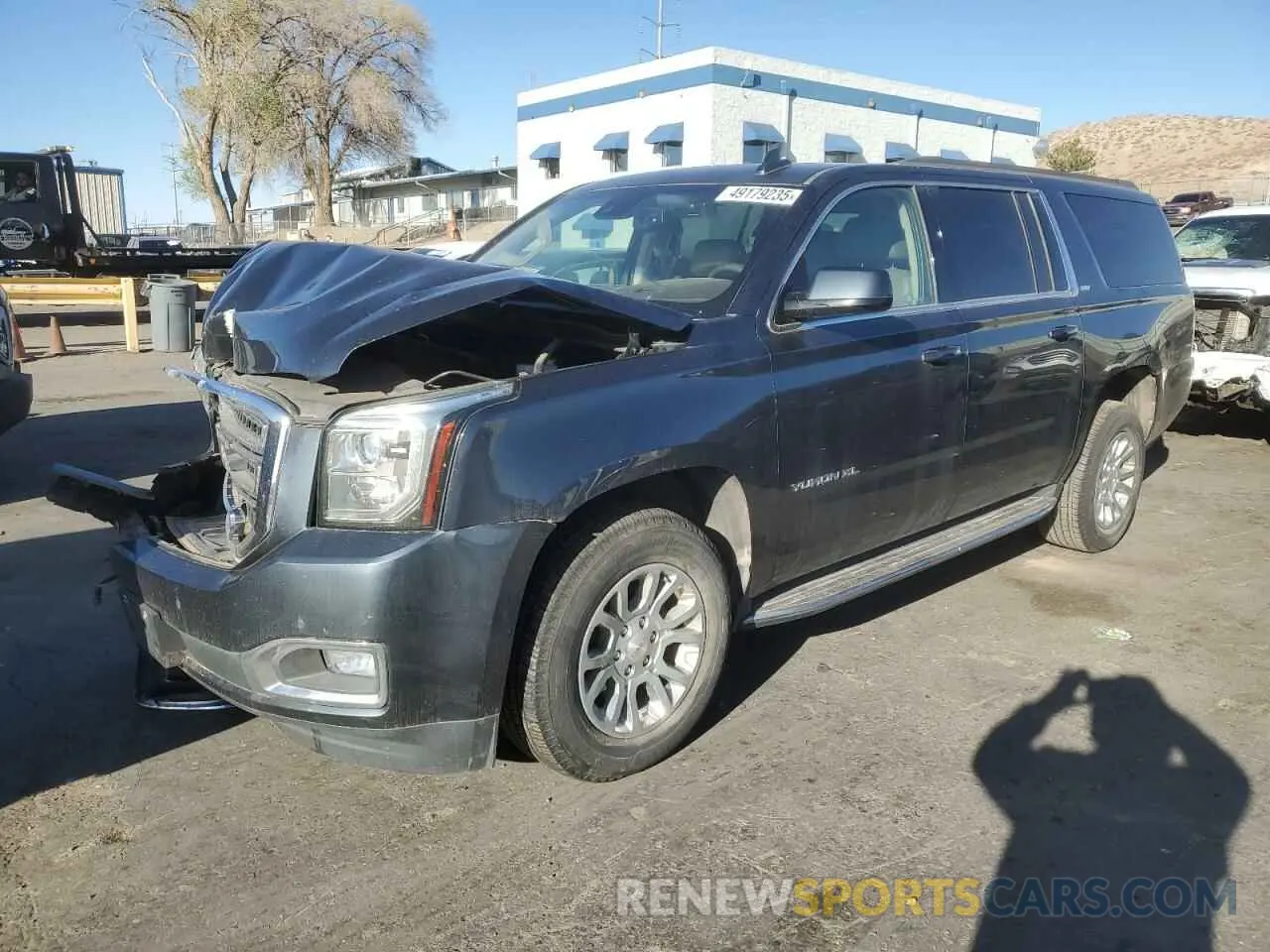 1 Photograph of a damaged car 1GKS2GKC3KR296430 GMC YUKON 2019