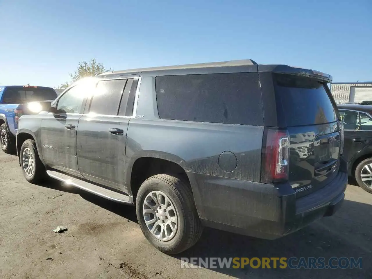 2 Photograph of a damaged car 1GKS2GKC3KR296430 GMC YUKON 2019