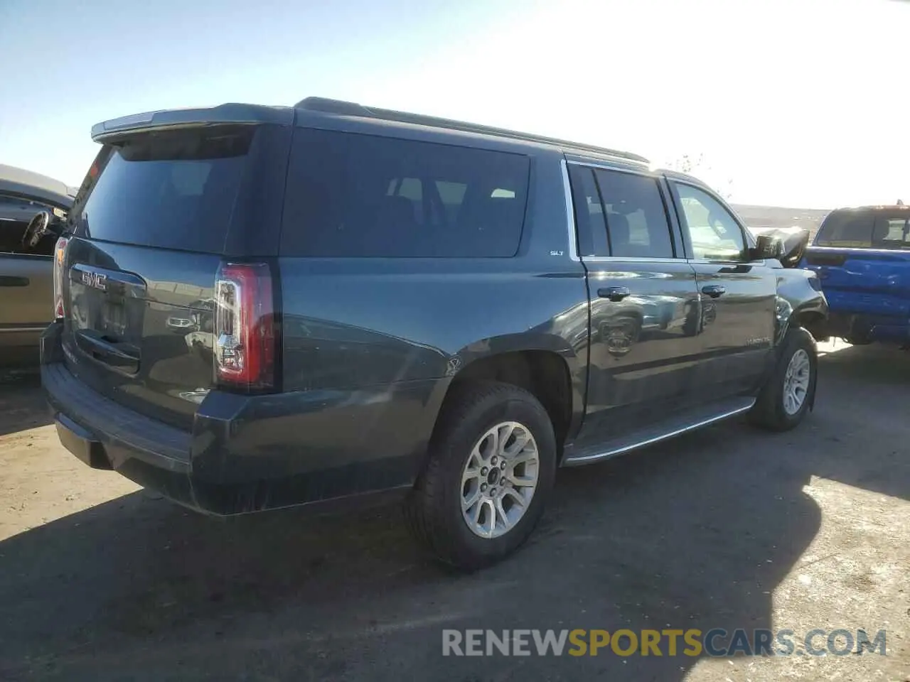 3 Photograph of a damaged car 1GKS2GKC3KR296430 GMC YUKON 2019