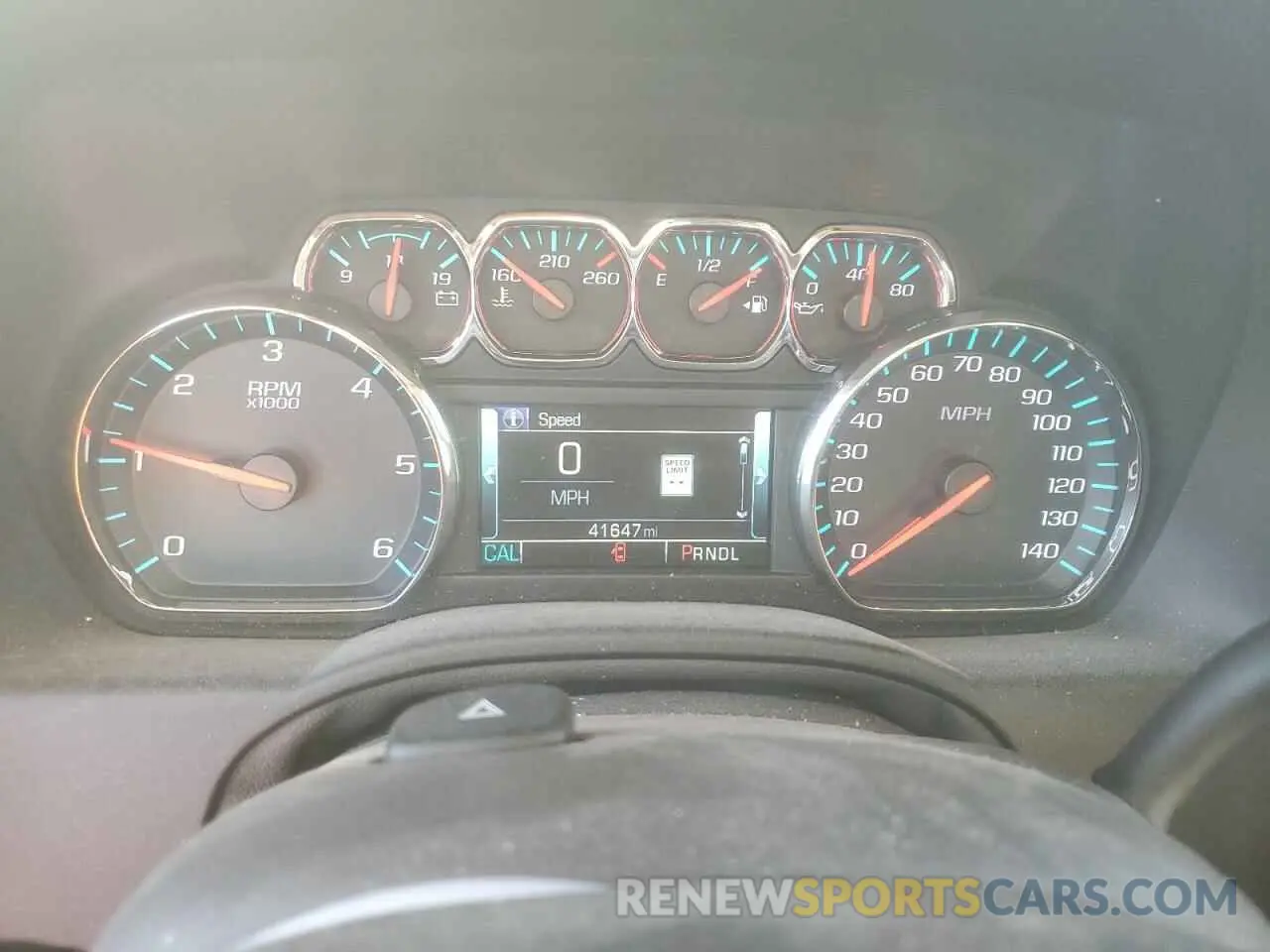 9 Photograph of a damaged car 1GKS2GKC3KR296430 GMC YUKON 2019