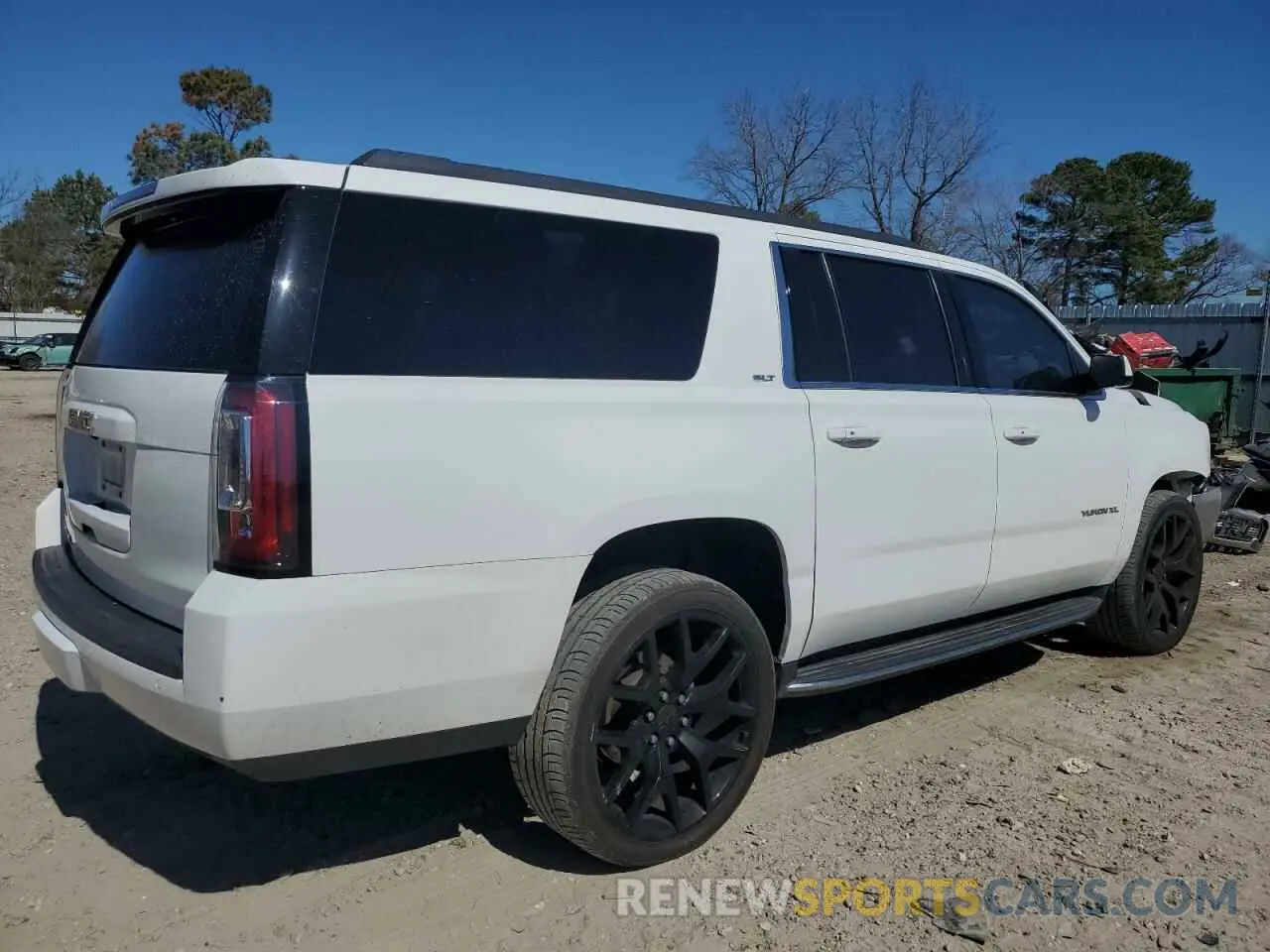 3 Photograph of a damaged car 1GKS2GKC3KR359669 GMC YUKON 2019
