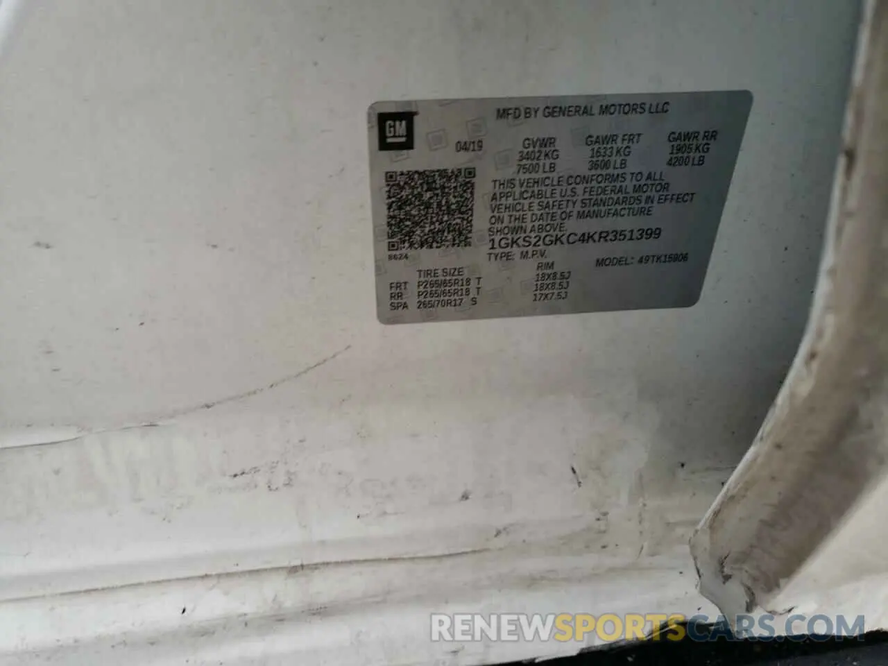 13 Photograph of a damaged car 1GKS2GKC4KR351399 GMC YUKON 2019