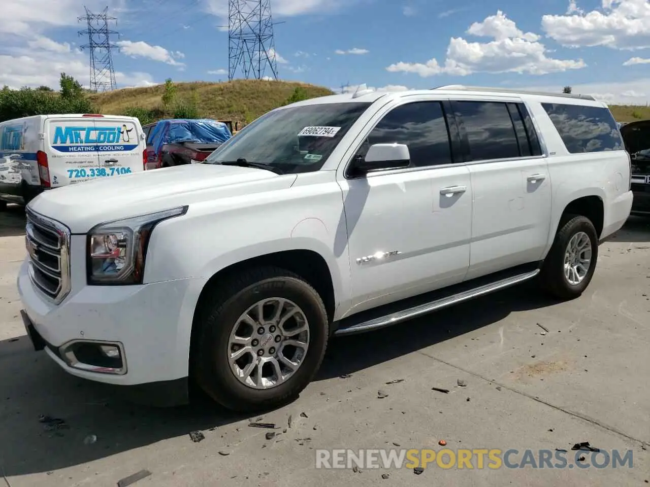 1 Photograph of a damaged car 1GKS2GKC5KR362816 GMC YUKON 2019