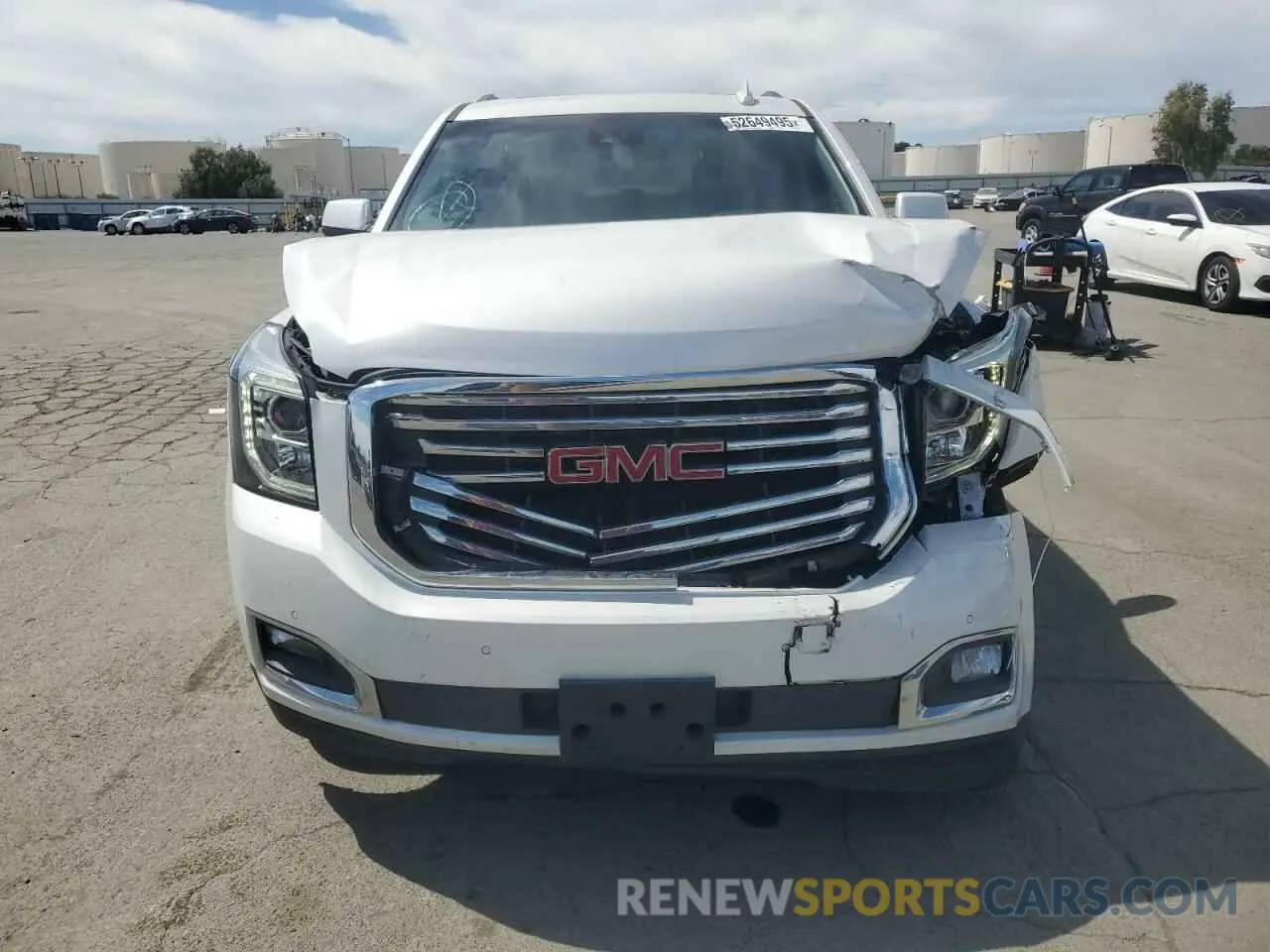 5 Photograph of a damaged car 1GKS2GKC5KR383231 GMC YUKON 2019