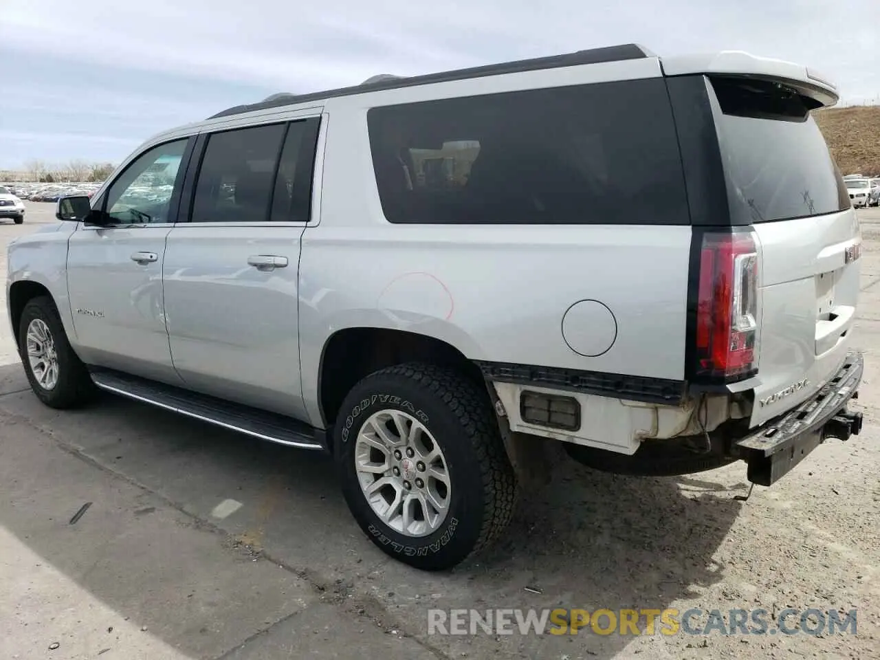 2 Photograph of a damaged car 1GKS2GKC8KR371087 GMC YUKON 2019
