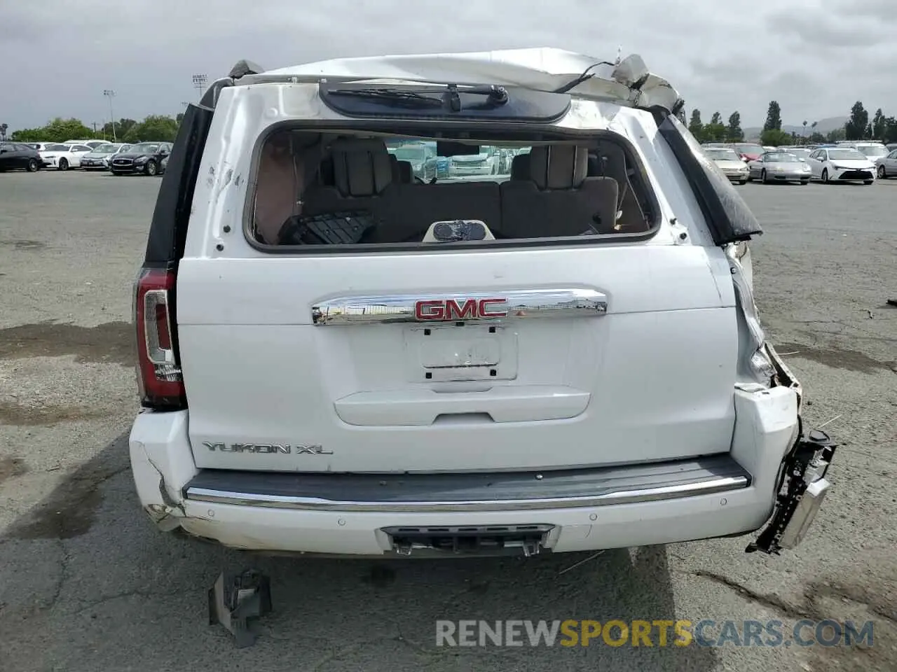 6 Photograph of a damaged car 1GKS2HKJ4KR297154 GMC YUKON 2019