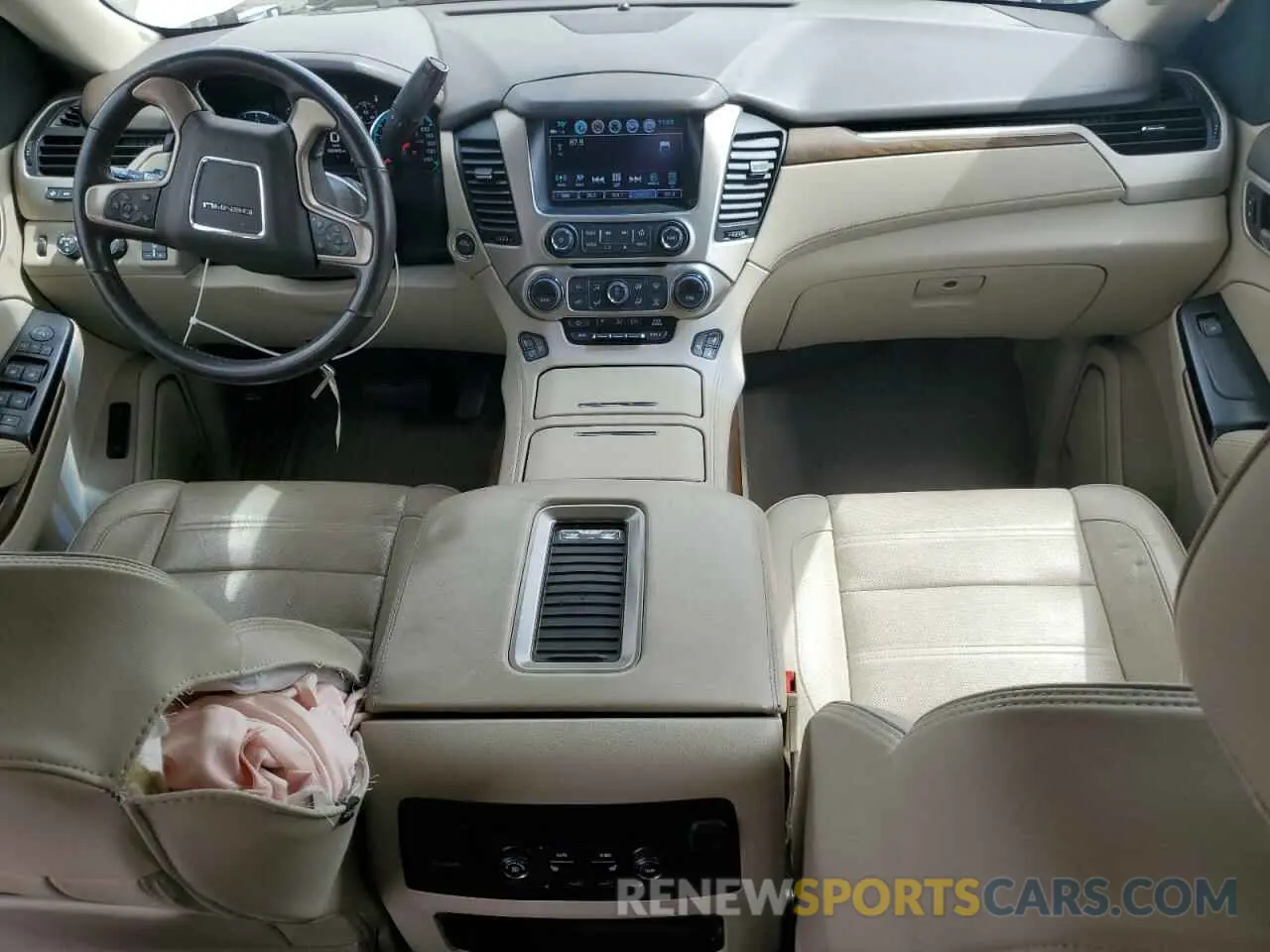 8 Photograph of a damaged car 1GKS2HKJ4KR297154 GMC YUKON 2019