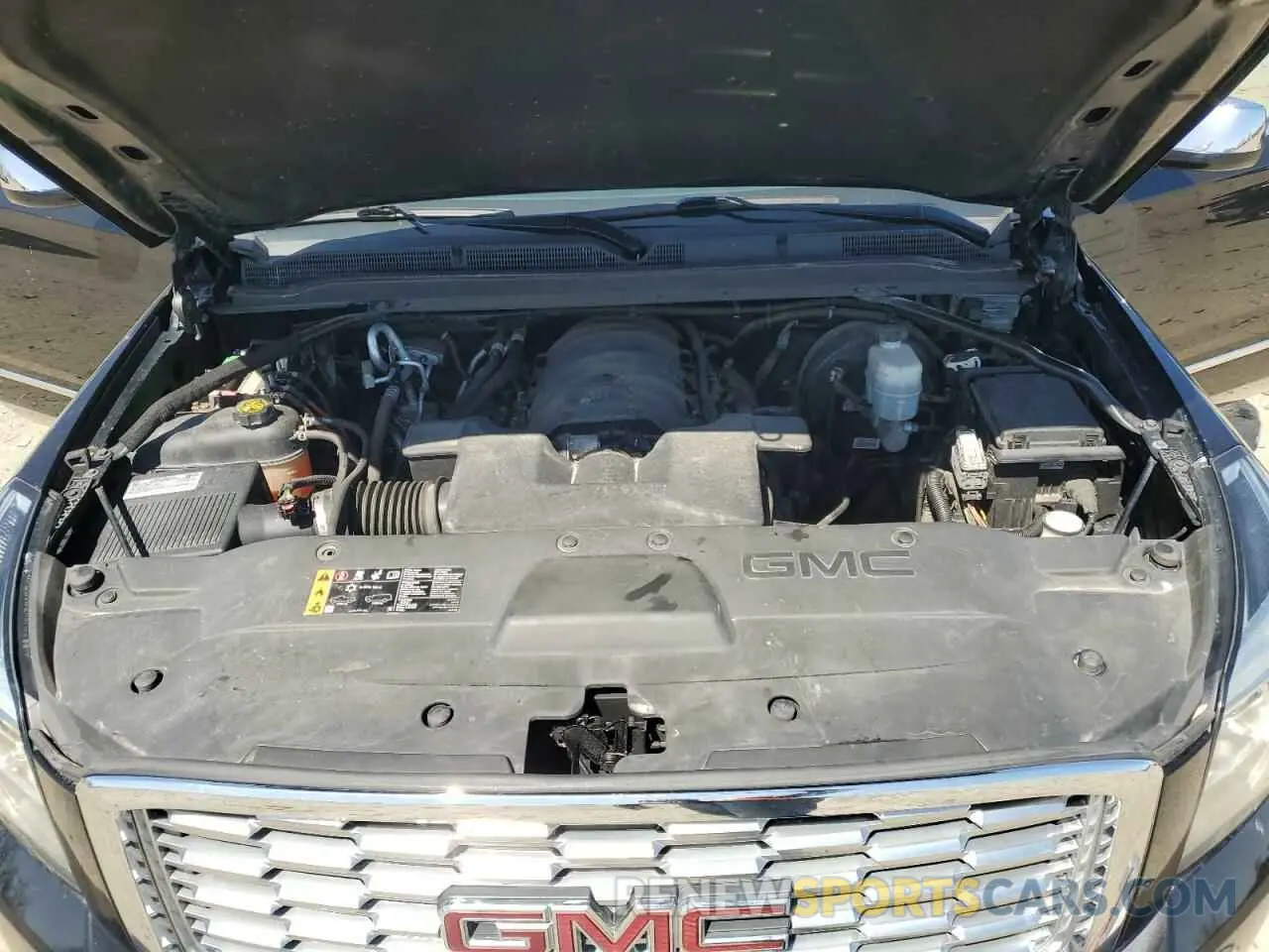12 Photograph of a damaged car 1GKS2HKJ6KR307005 GMC YUKON 2019