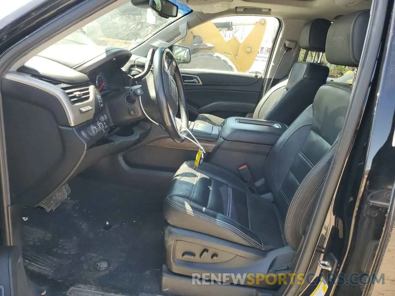 7 Photograph of a damaged car 1GKS2HKJ6KR307005 GMC YUKON 2019