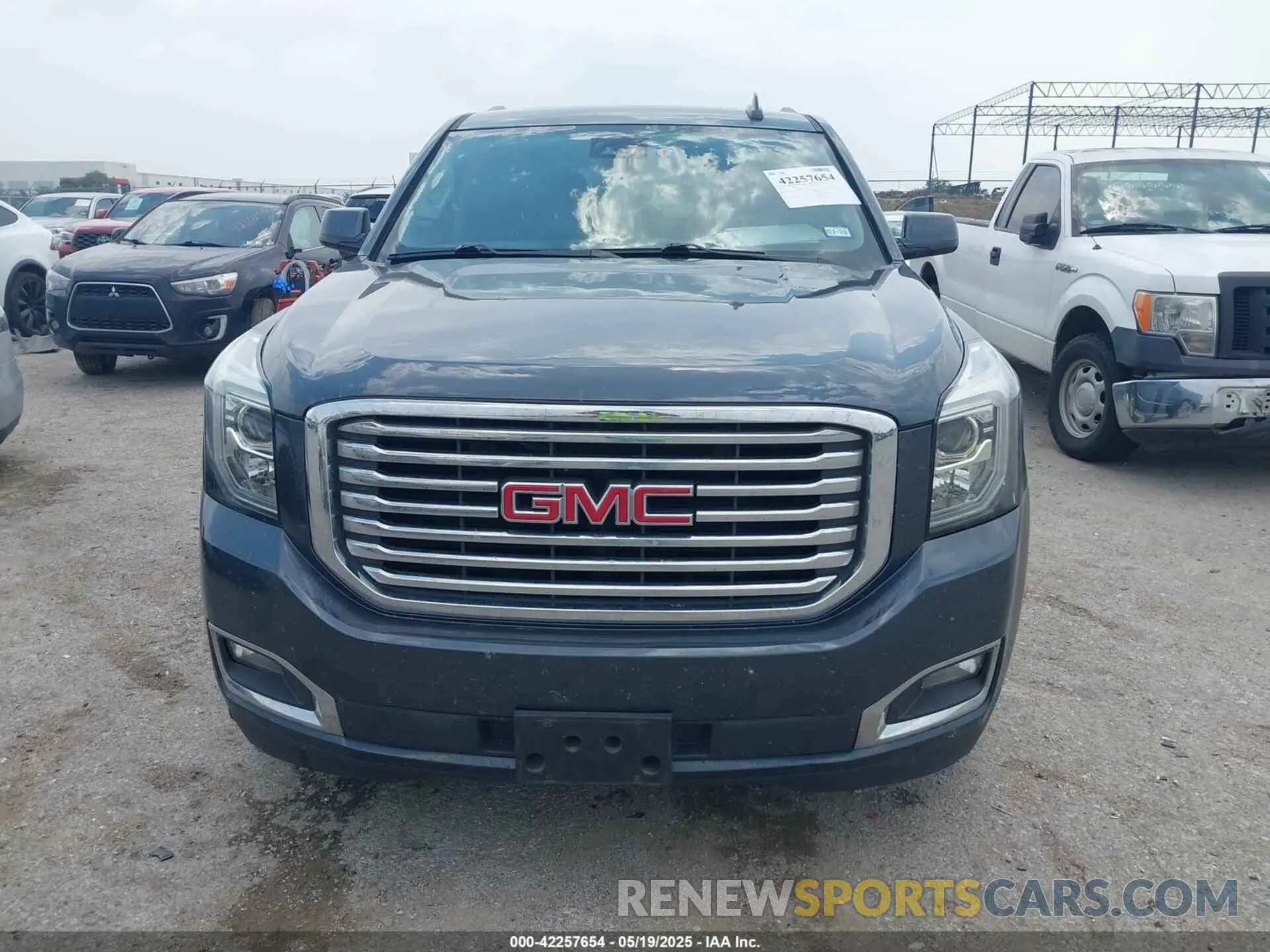 12 Фотография поврежденного автомобиля 1GKS1BKC3LR170298 GMC YUKON 2020