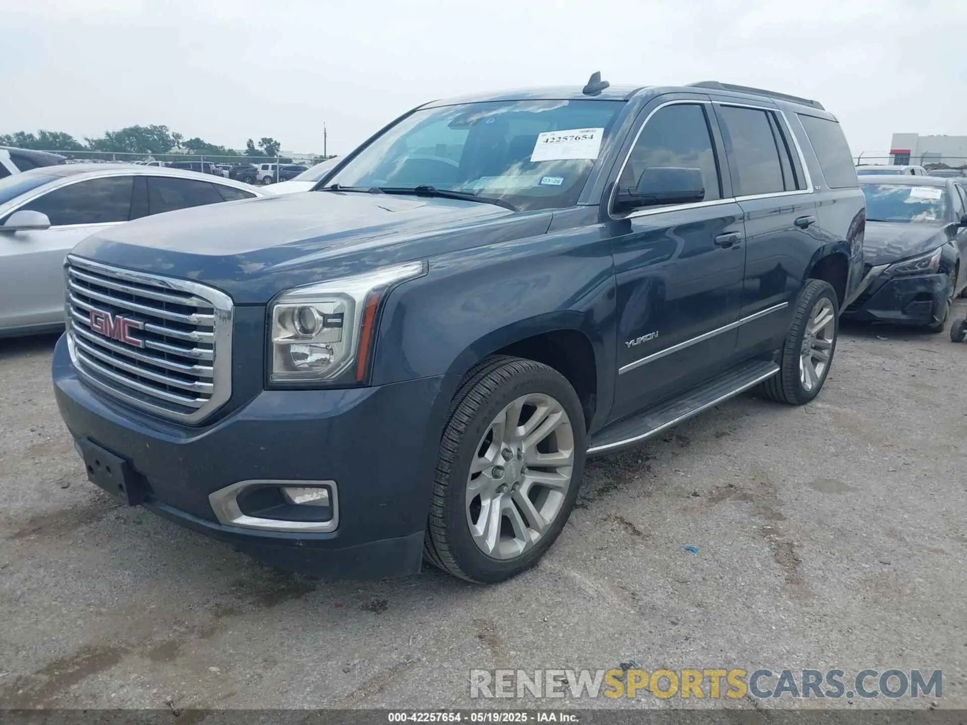 2 Фотография поврежденного автомобиля 1GKS1BKC3LR170298 GMC YUKON 2020