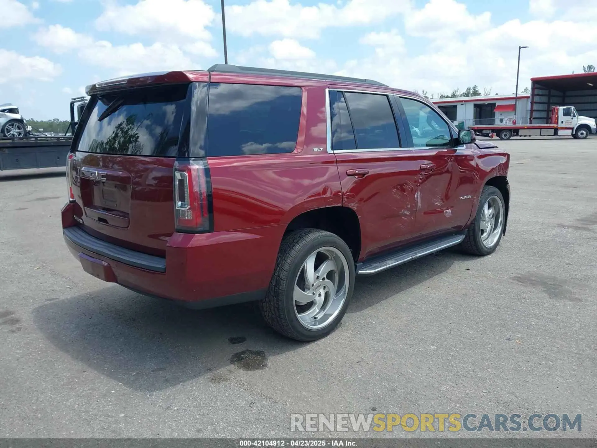 4 Фотография поврежденного автомобиля 1GKS1BKC4LR242383 GMC YUKON 2020