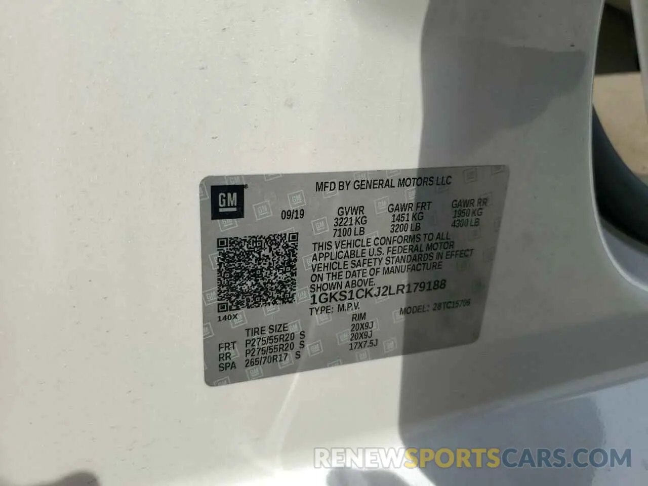 13 Photograph of a damaged car 1GKS1CKJ2LR179188 GMC YUKON 2020