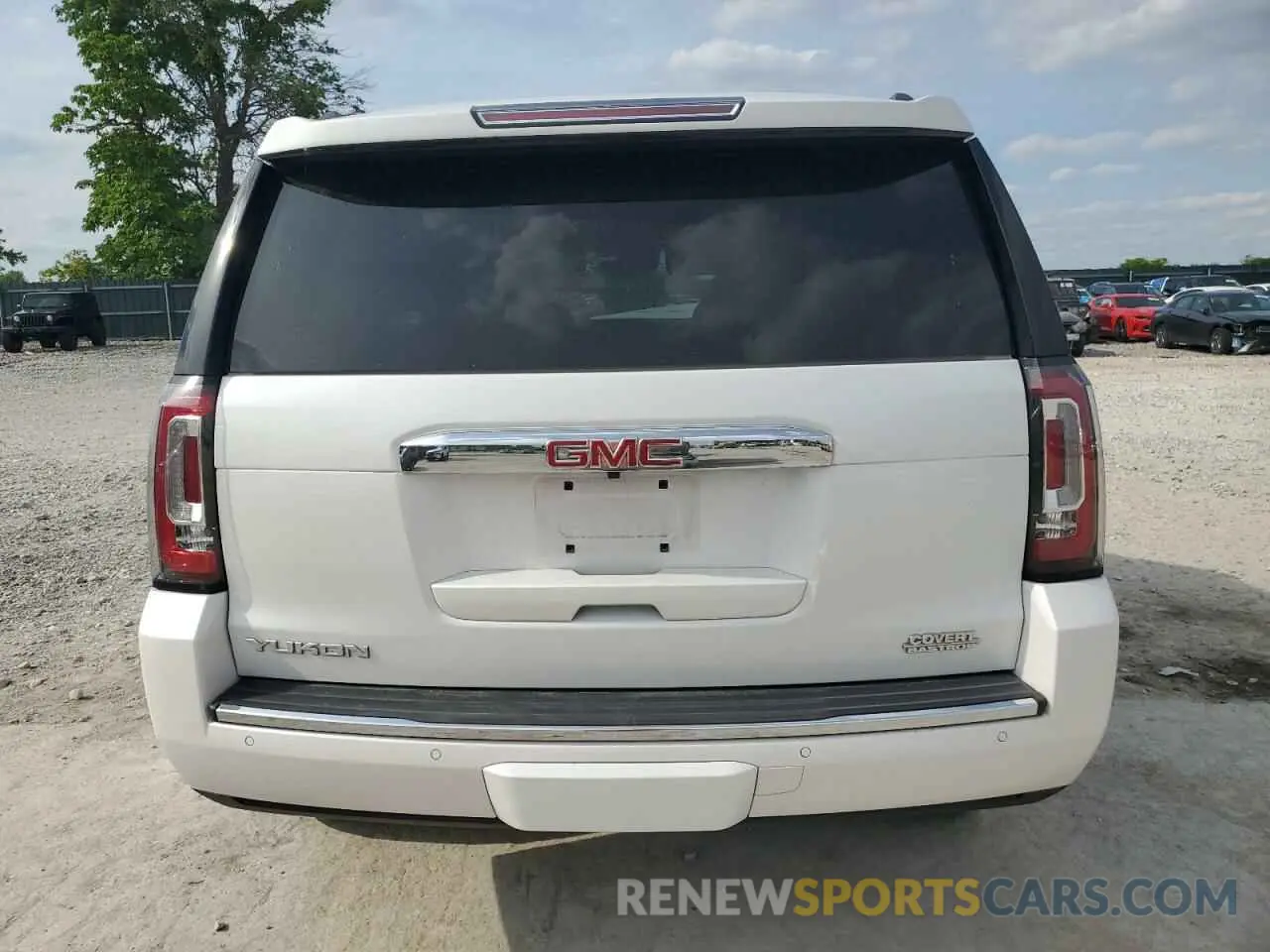 6 Photograph of a damaged car 1GKS1CKJ2LR179188 GMC YUKON 2020