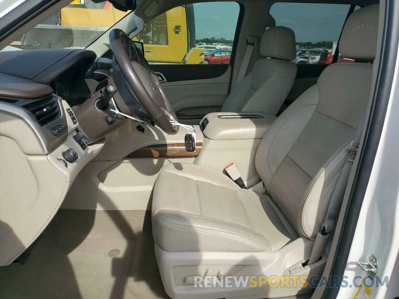 7 Photograph of a damaged car 1GKS1CKJ2LR179188 GMC YUKON 2020