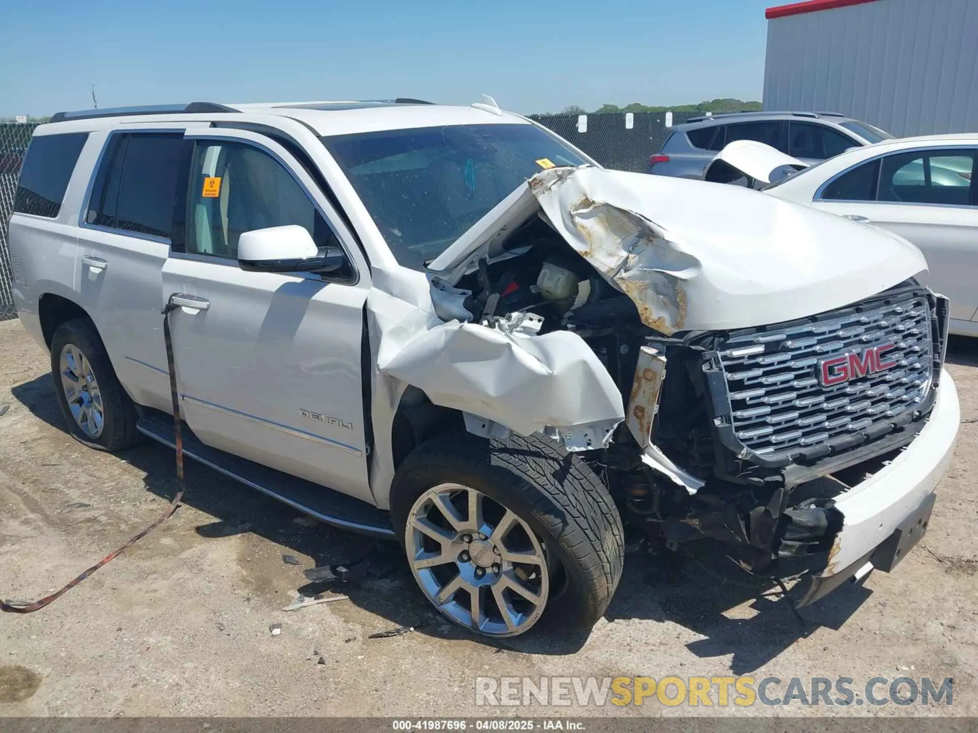 1 Фотография поврежденного автомобиля 1GKS1CKJ5LR120779 GMC YUKON 2020