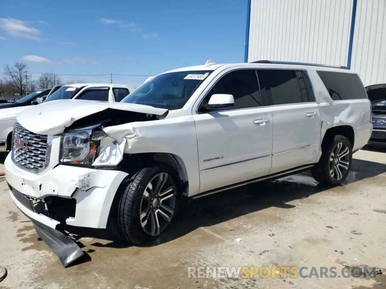 1 Photograph of a damaged car 1GKS1HKJ8LR101852 GMC YUKON 2020