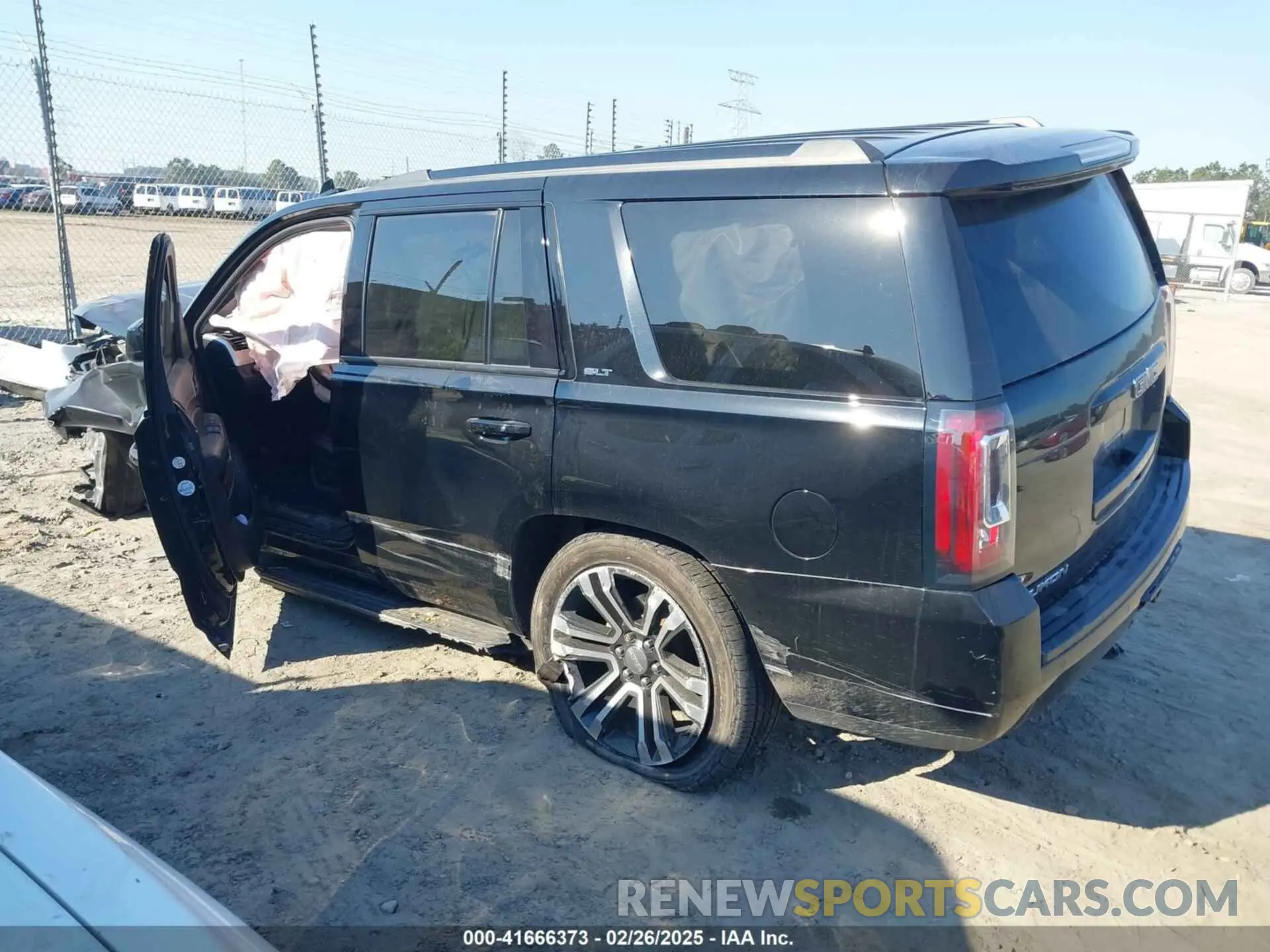 13 Photograph of a damaged car 1GKS2BKC1LR144201 GMC YUKON 2020