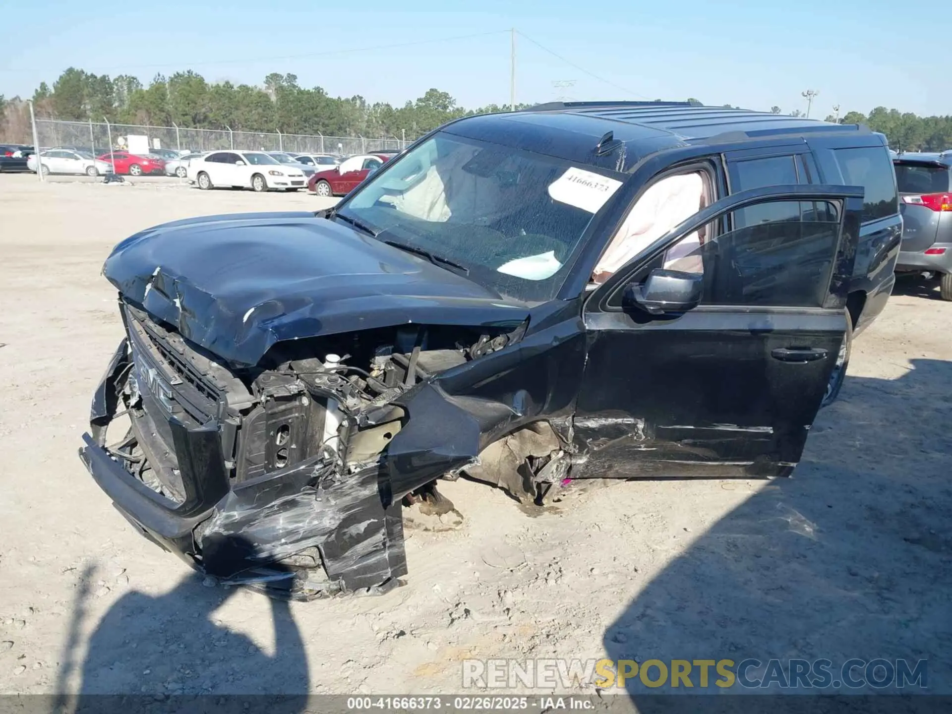 2 Photograph of a damaged car 1GKS2BKC1LR144201 GMC YUKON 2020