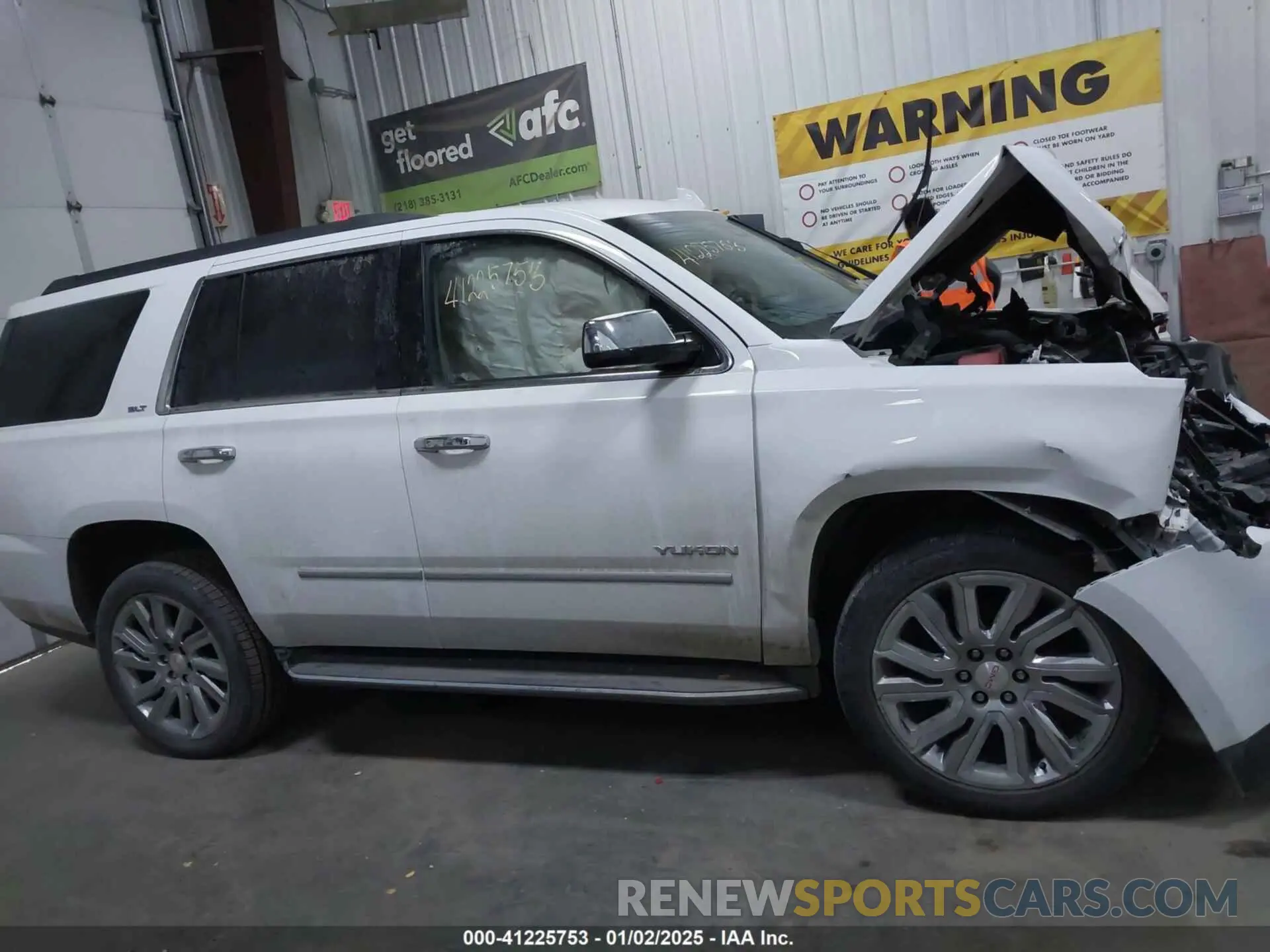 14 Фотография поврежденного автомобиля 1GKS2BKC2LR175800 GMC YUKON 2020