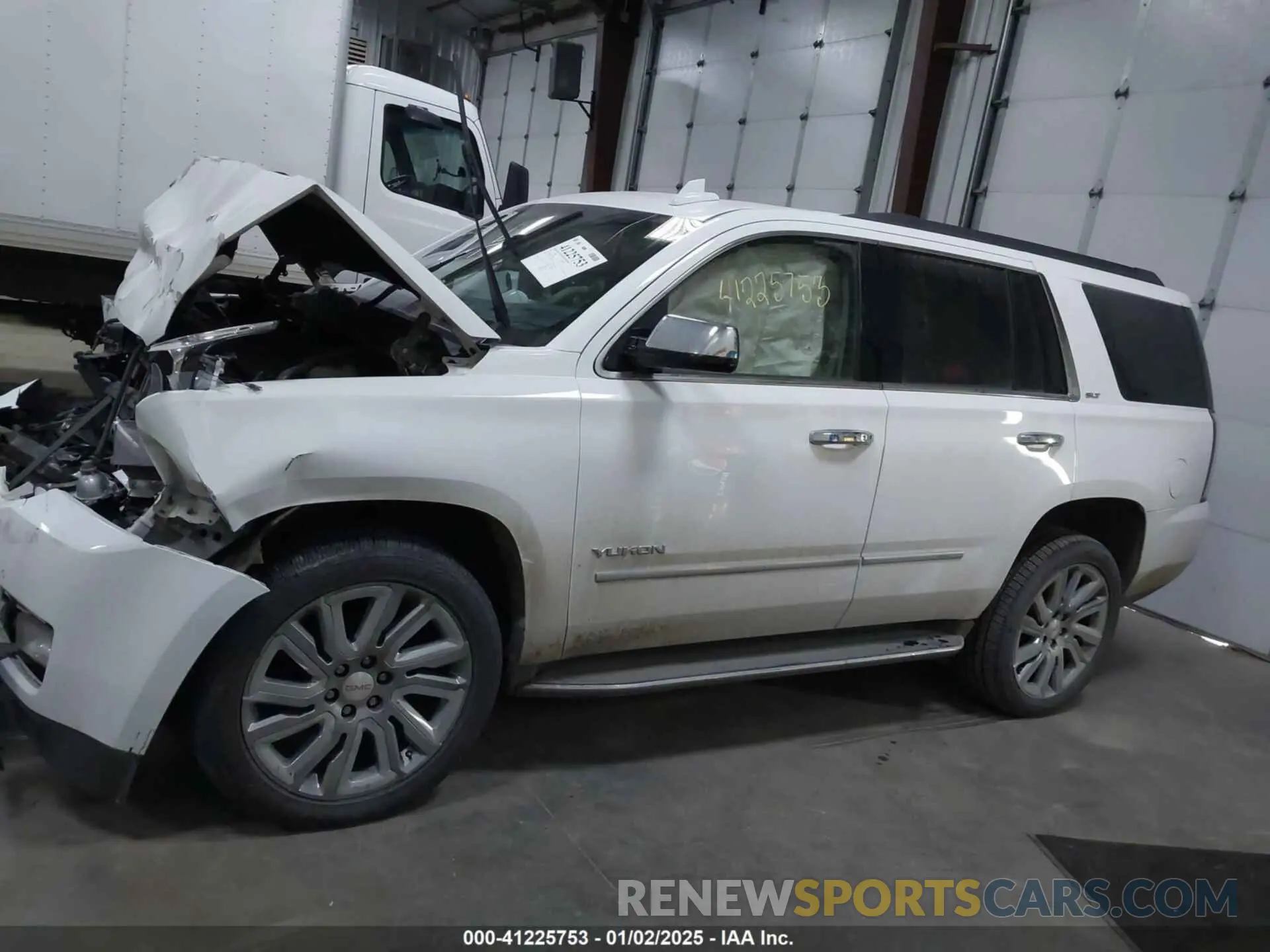 15 Фотография поврежденного автомобиля 1GKS2BKC2LR175800 GMC YUKON 2020