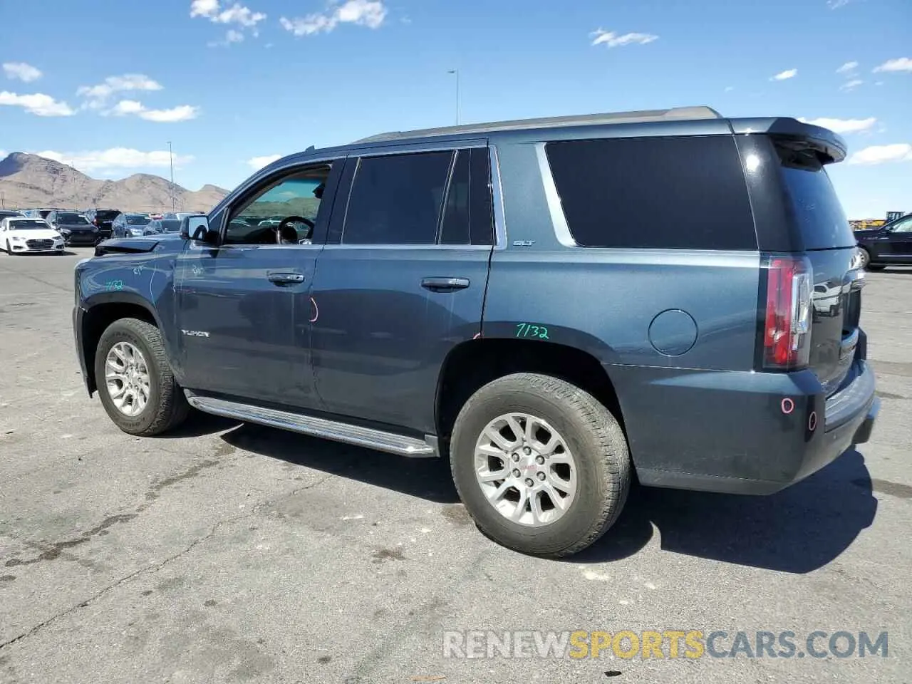2 Фотография поврежденного автомобиля 1GKS2BKC2LR204423 GMC YUKON 2020
