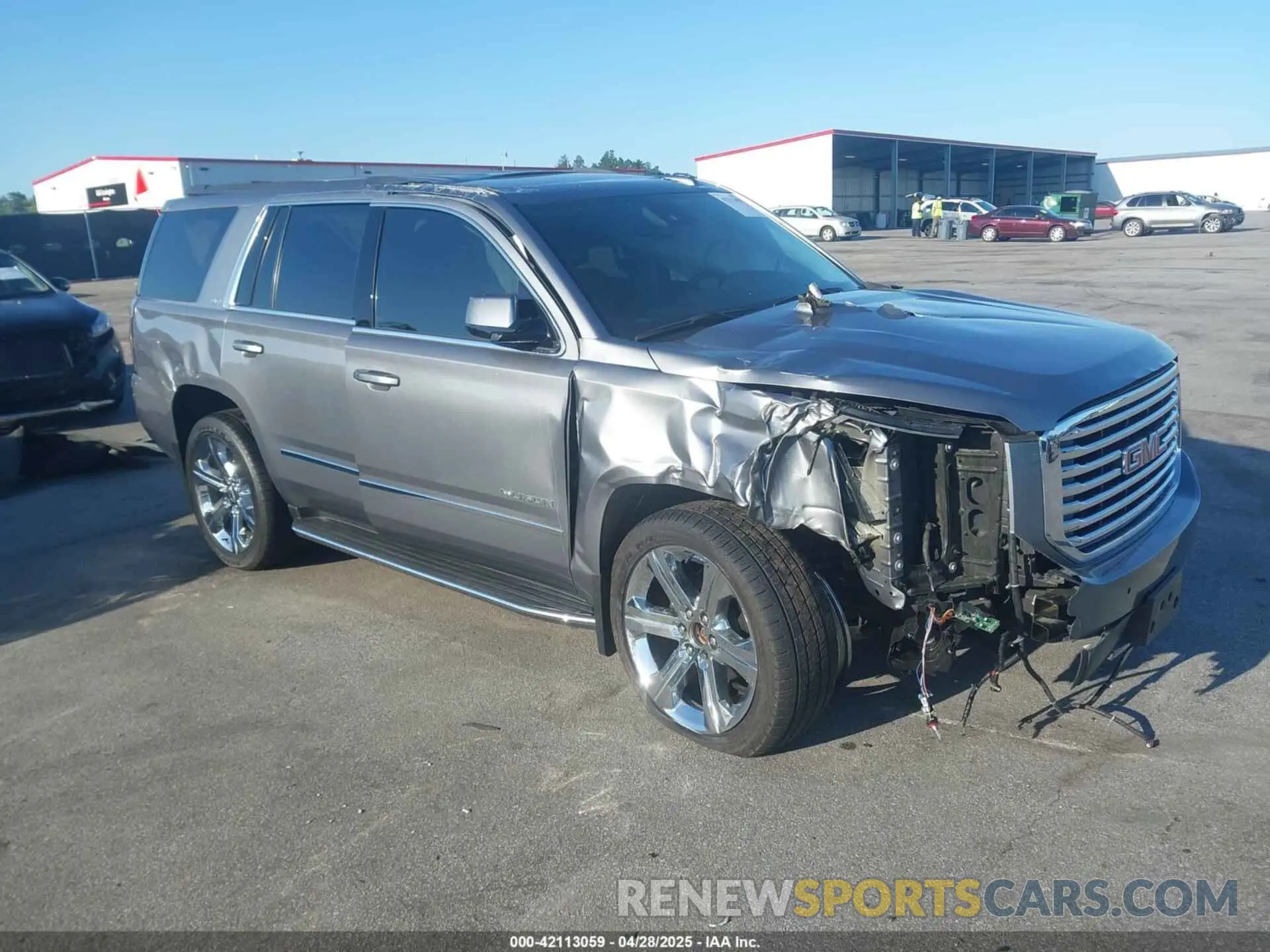 1 Фотография поврежденного автомобиля 1GKS2BKC6LR265158 GMC YUKON 2020