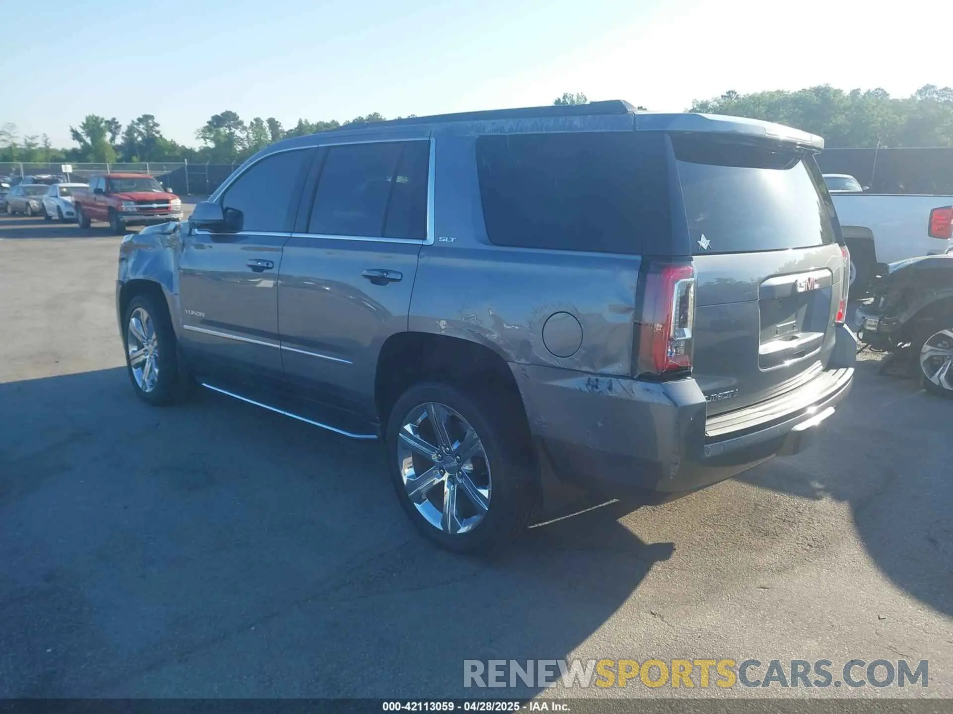 3 Фотография поврежденного автомобиля 1GKS2BKC6LR265158 GMC YUKON 2020