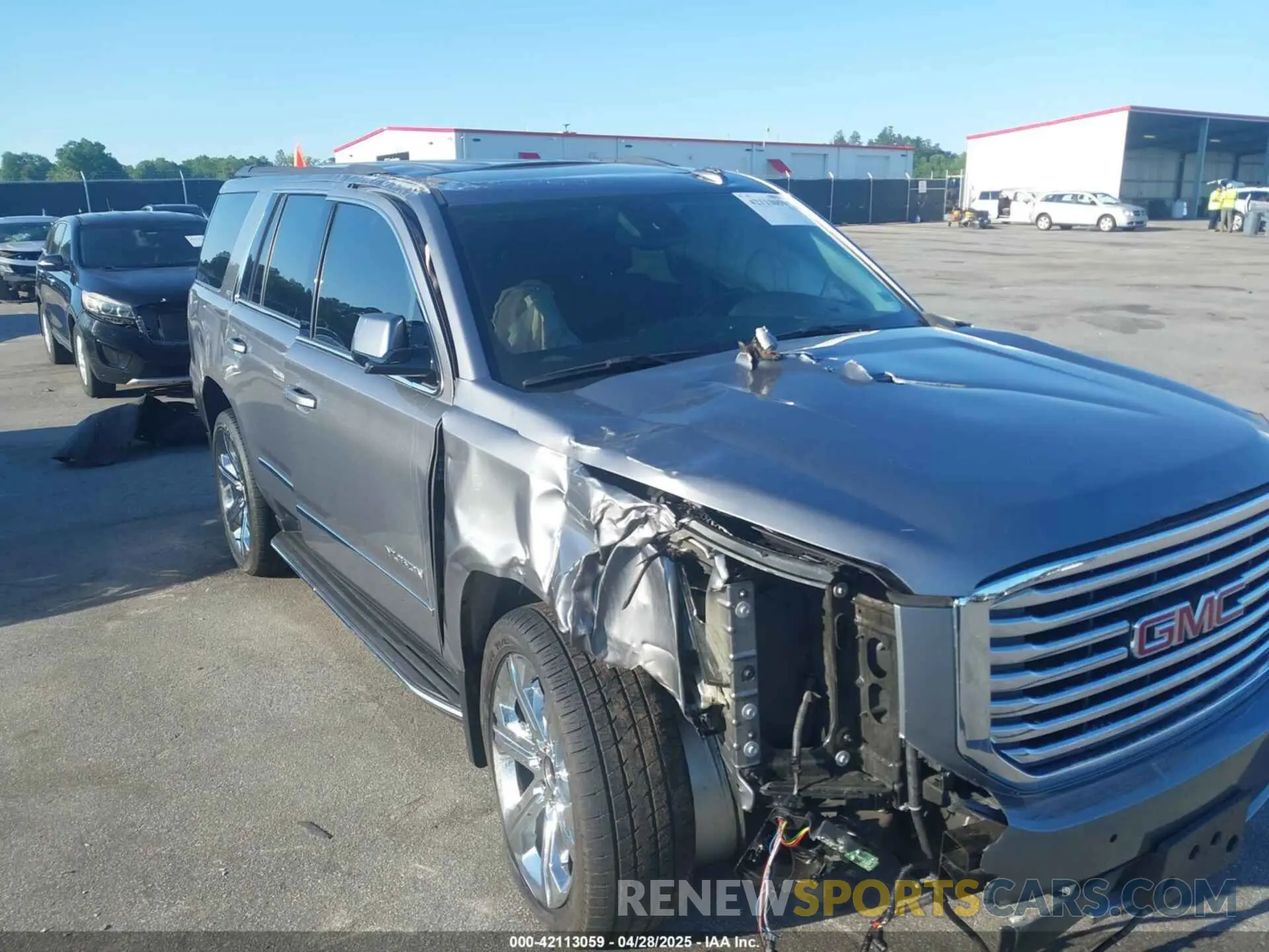 6 Фотография поврежденного автомобиля 1GKS2BKC6LR265158 GMC YUKON 2020