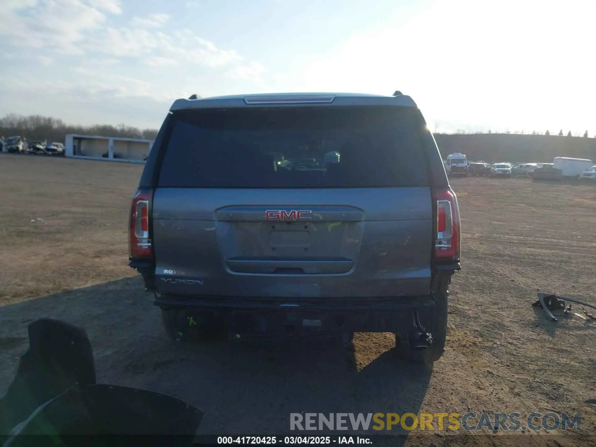 17 Фотография поврежденного автомобиля 1GKS2BKC8LR263699 GMC YUKON 2020
