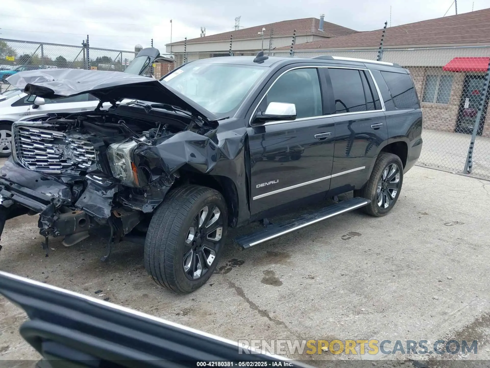 2 Photograph of a damaged car 1GKS2CKJ4LR137778 GMC YUKON 2020