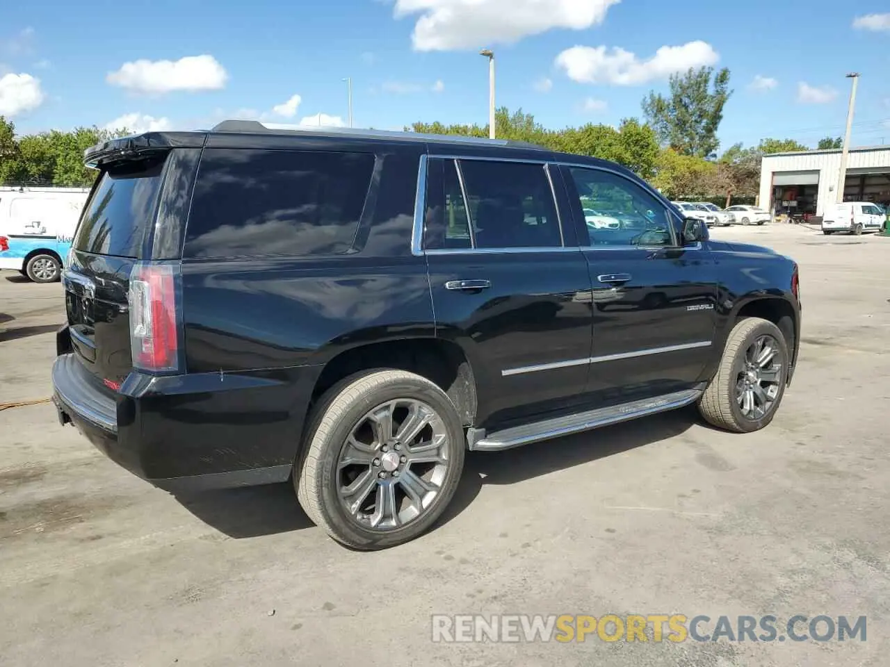 3 Фотография поврежденного автомобиля 1GKS2CKJ5LR138566 GMC YUKON 2020