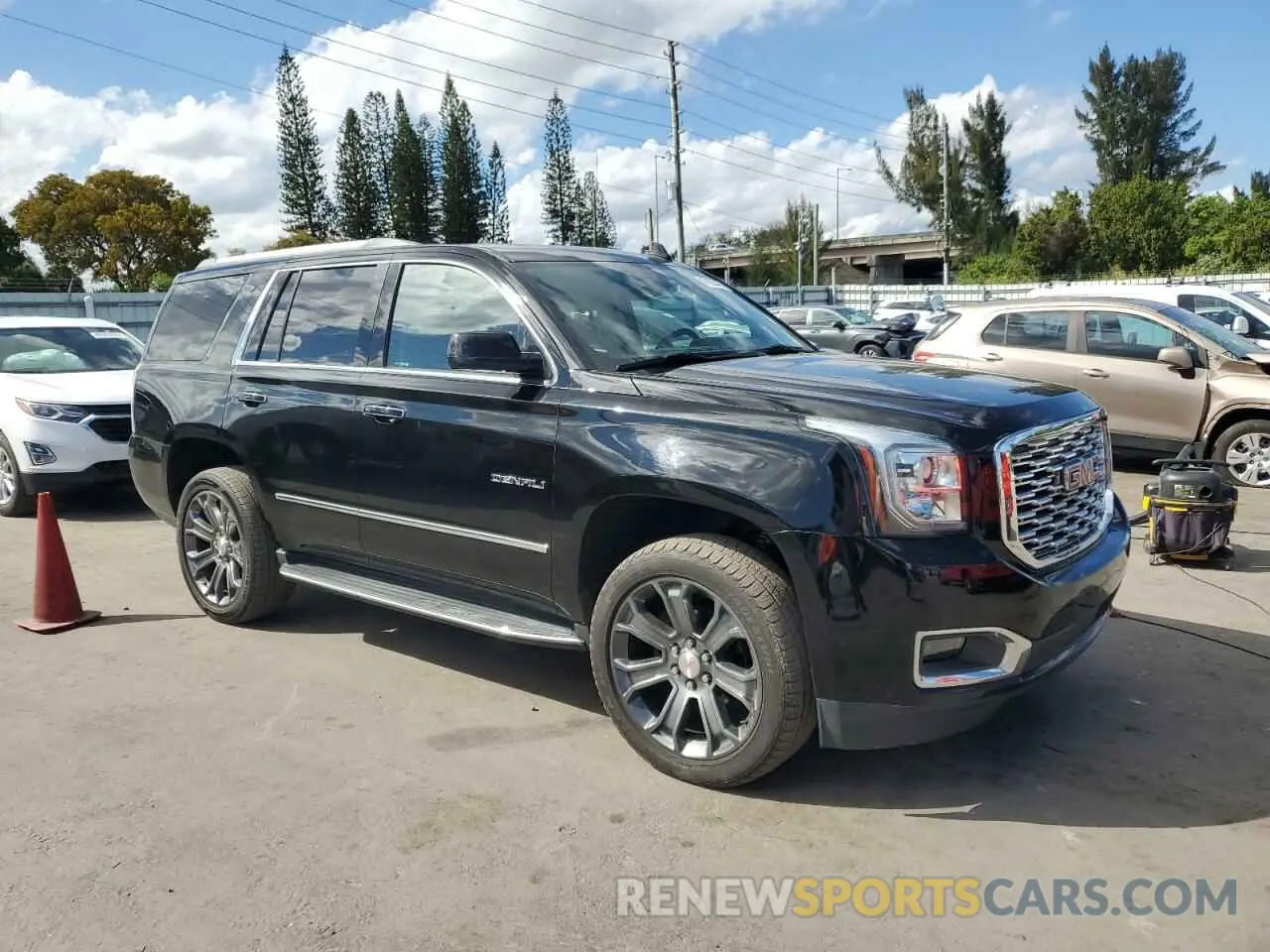4 Фотография поврежденного автомобиля 1GKS2CKJ5LR138566 GMC YUKON 2020