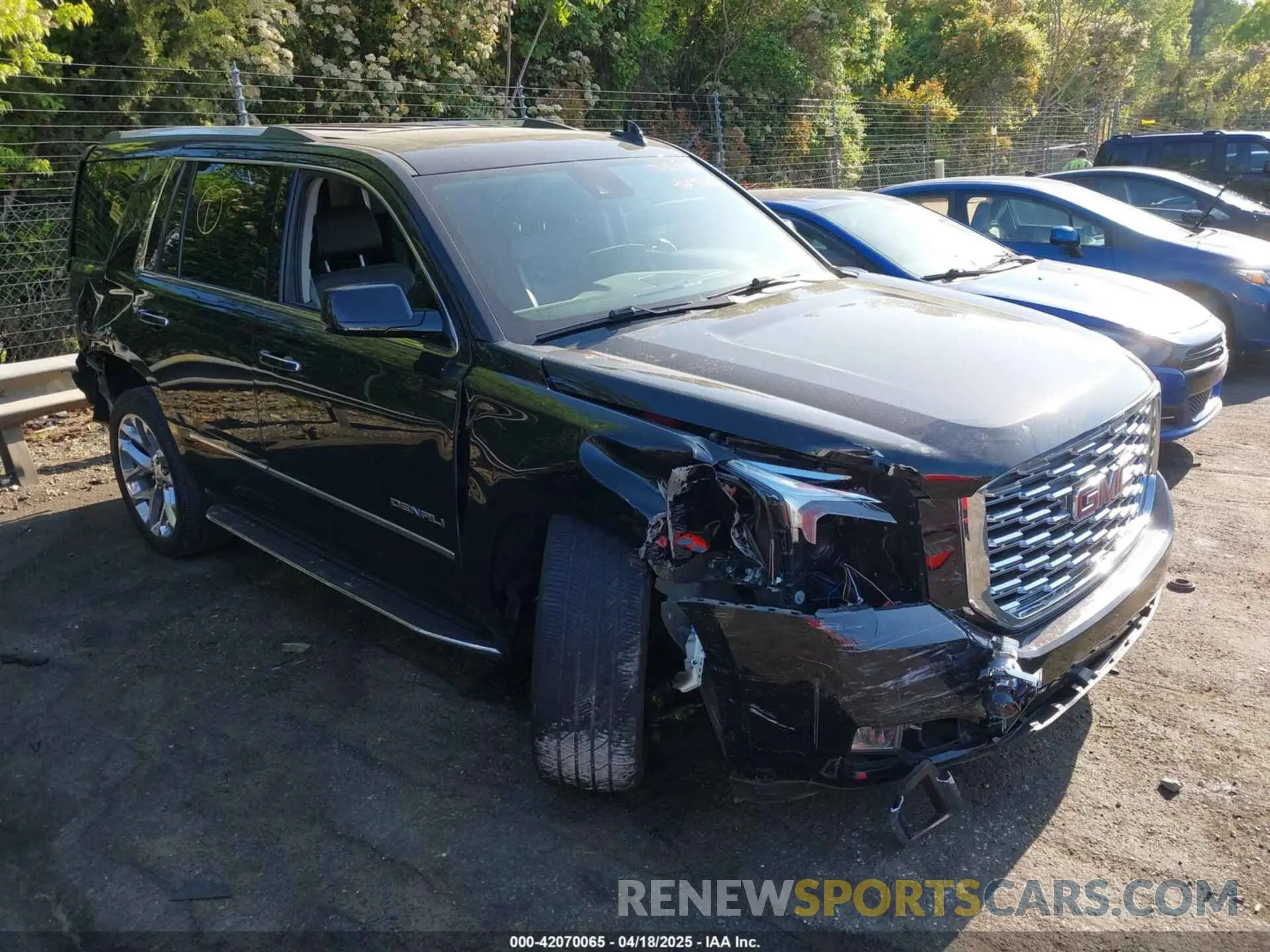 1 Фотография поврежденного автомобиля 1GKS2CKJ5LR227859 GMC YUKON 2020