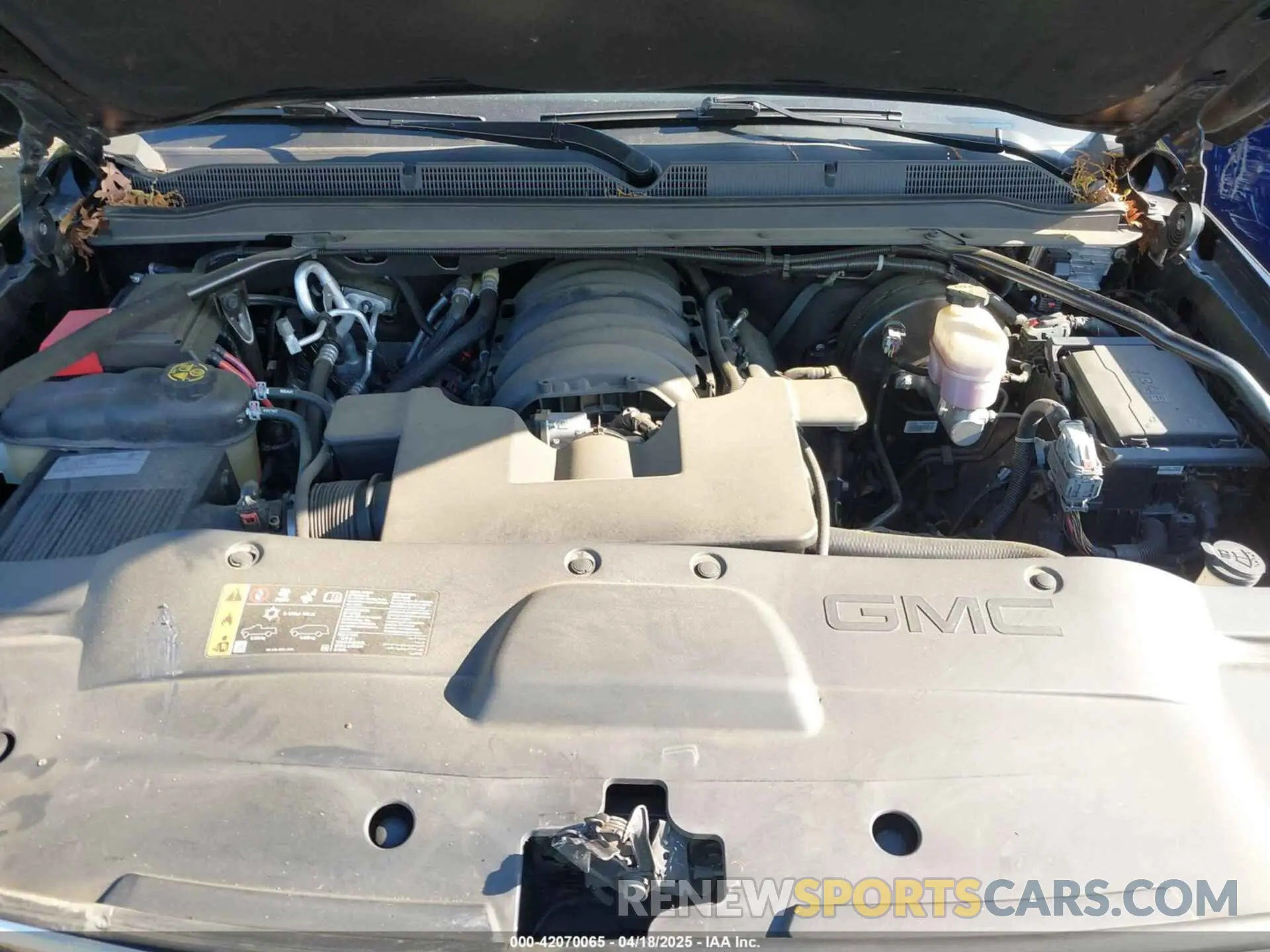 10 Фотография поврежденного автомобиля 1GKS2CKJ5LR227859 GMC YUKON 2020