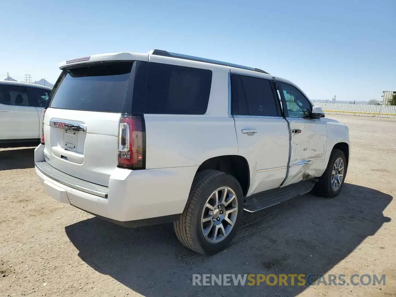 3 Photograph of a damaged car 1GKS2CKJXLR117616 GMC YUKON 2020