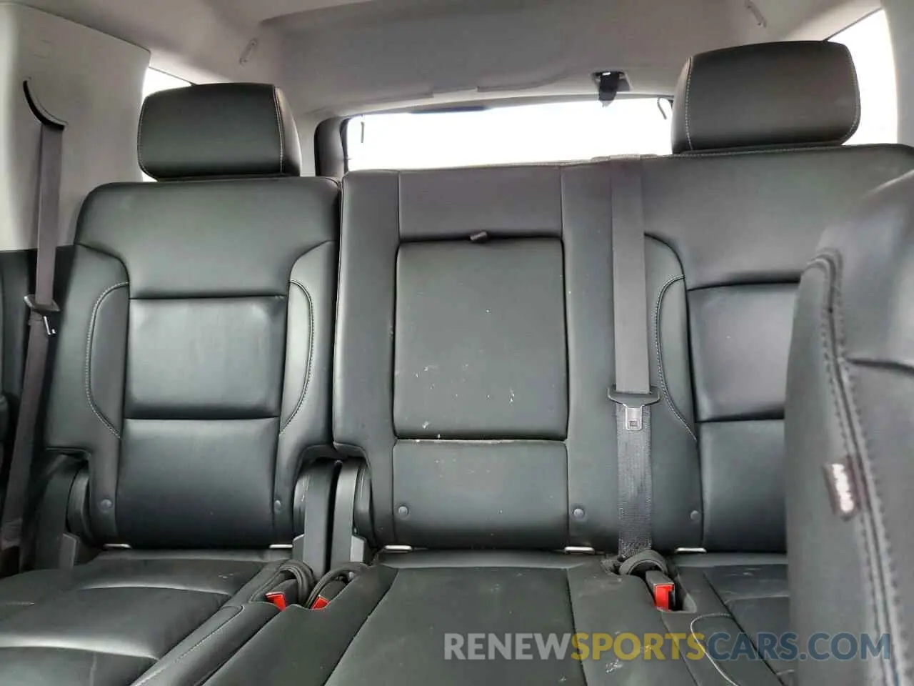 10 Photograph of a damaged car 1GKS2DKCXLR123892 GMC YUKON 2020