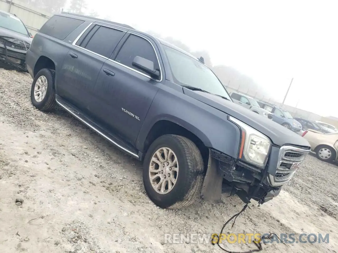 4 Photograph of a damaged car 1GKS2GKC7LR294312 GMC YUKON 2020